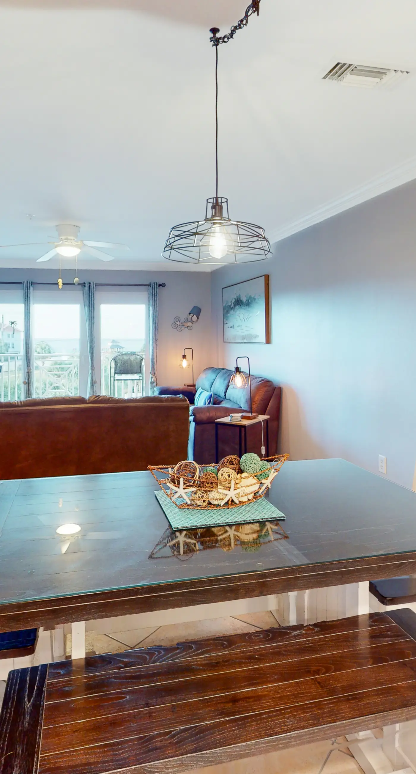 Bright & comfortable gulf-side condo overlooking beach with WiFi, pool, central AC