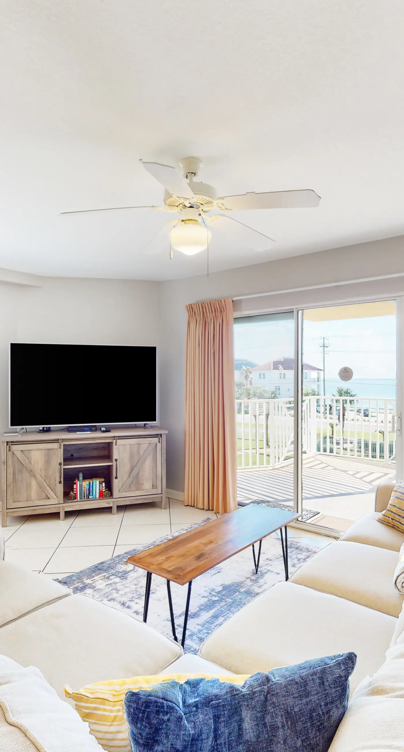 Colorful, third-floor condo w/partial gulf views, shared outdoor pool and tennis