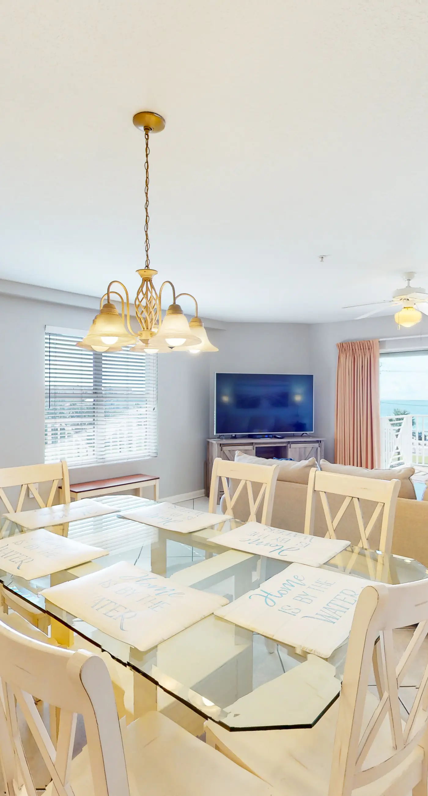 Colorful, third-floor condo w/partial gulf views, shared outdoor pool and tennis