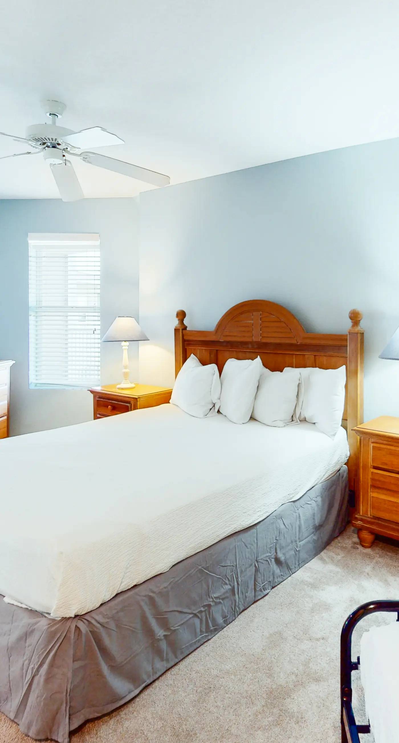 Colorful, third-floor condo w/partial gulf views, shared outdoor pool and tennis