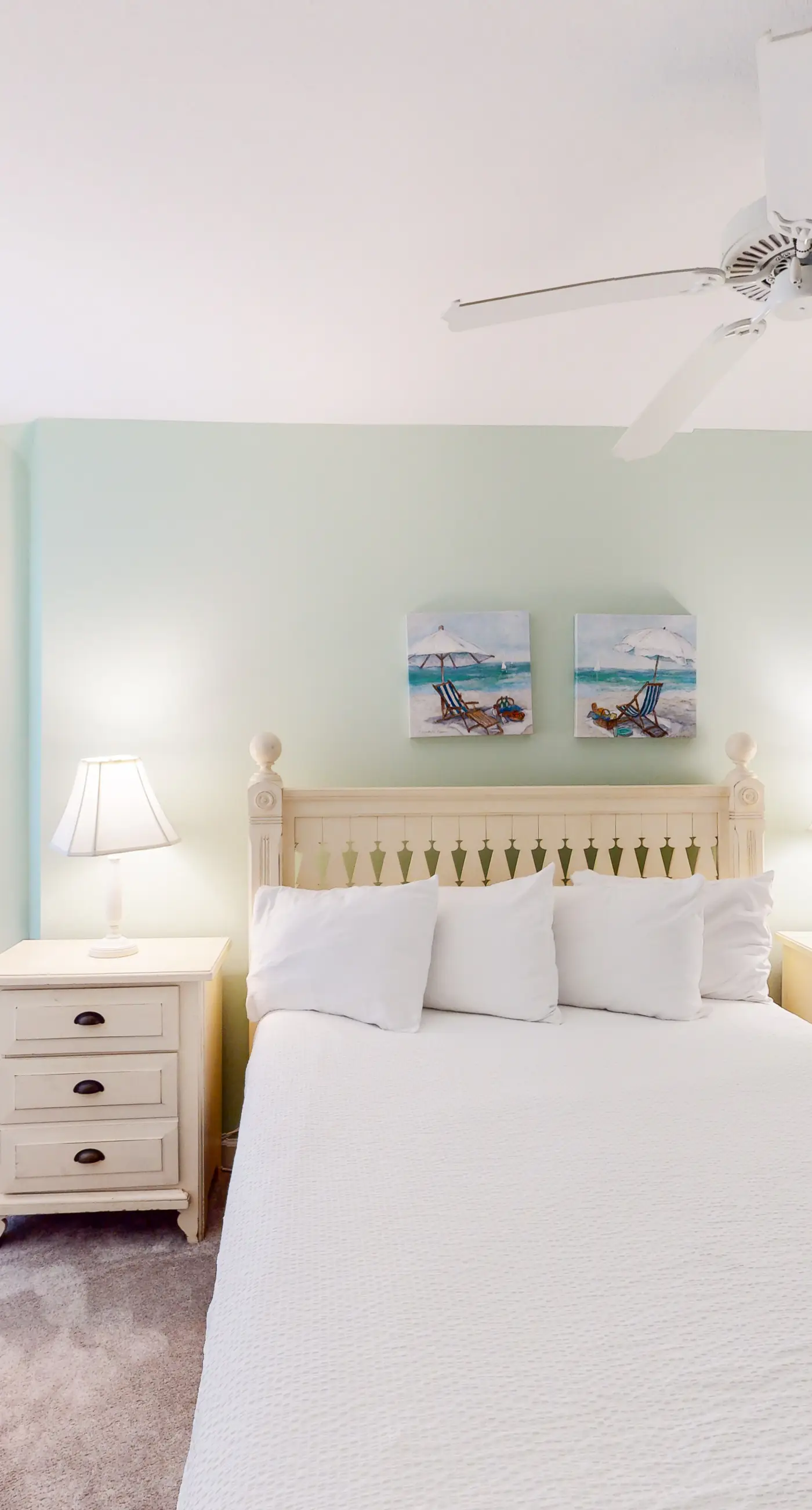 Colorful, third-floor condo w/partial gulf views, shared outdoor pool and tennis