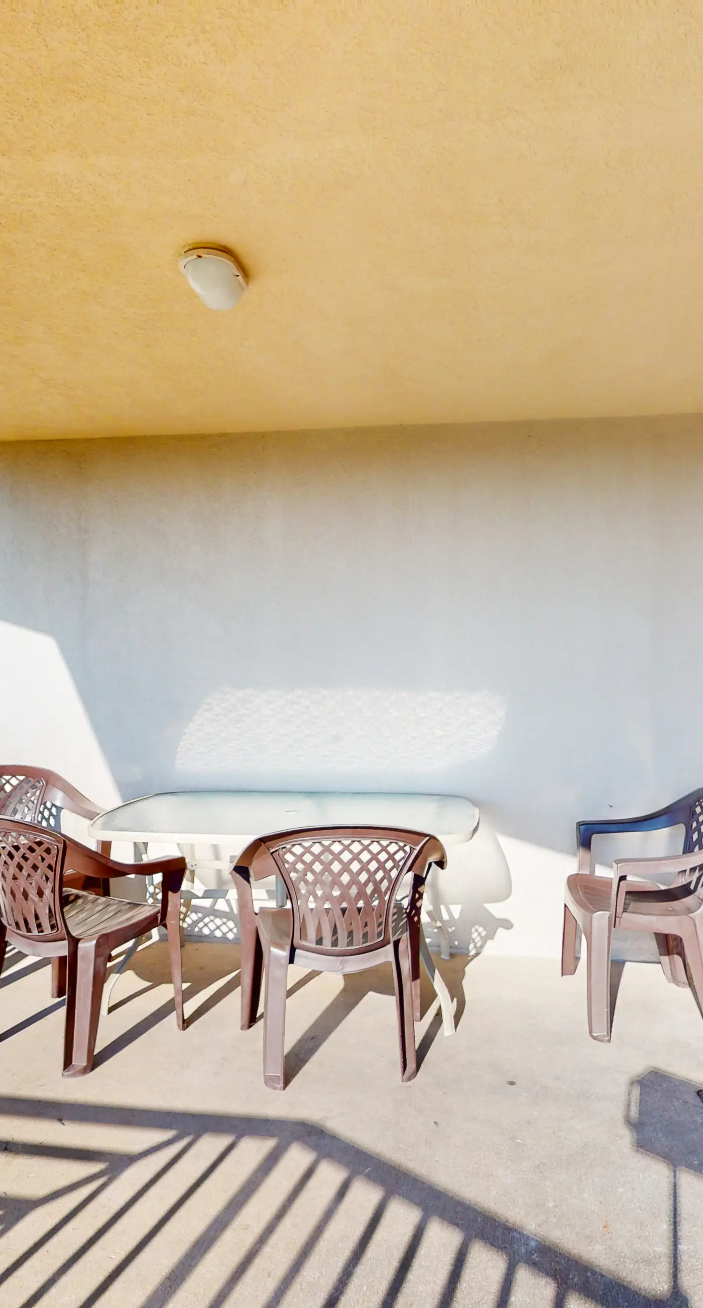 Colorful, third-floor condo w/partial gulf views, shared outdoor pool and tennis