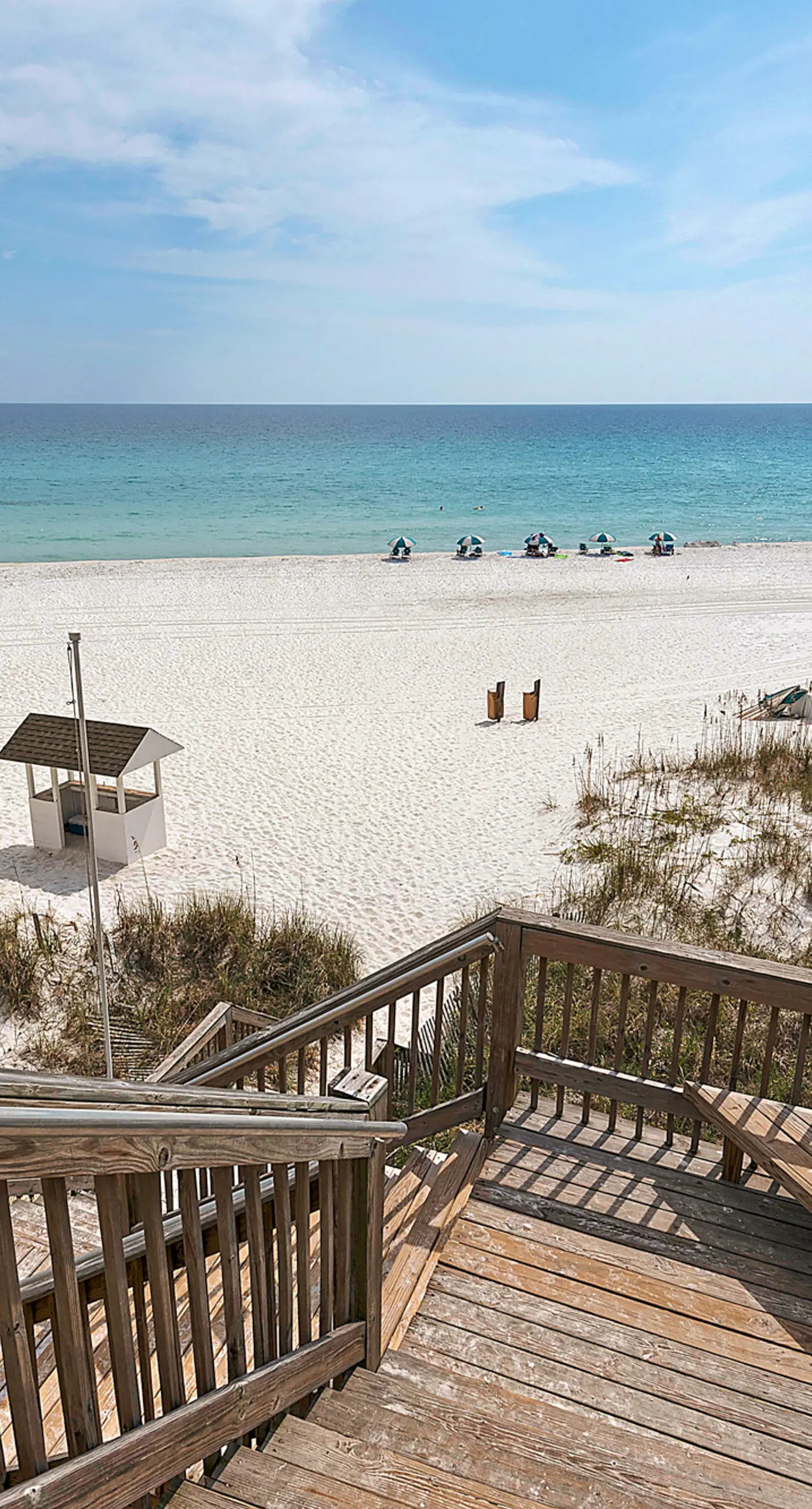 Colorful, third-floor condo w/partial gulf views, shared outdoor pool and tennis