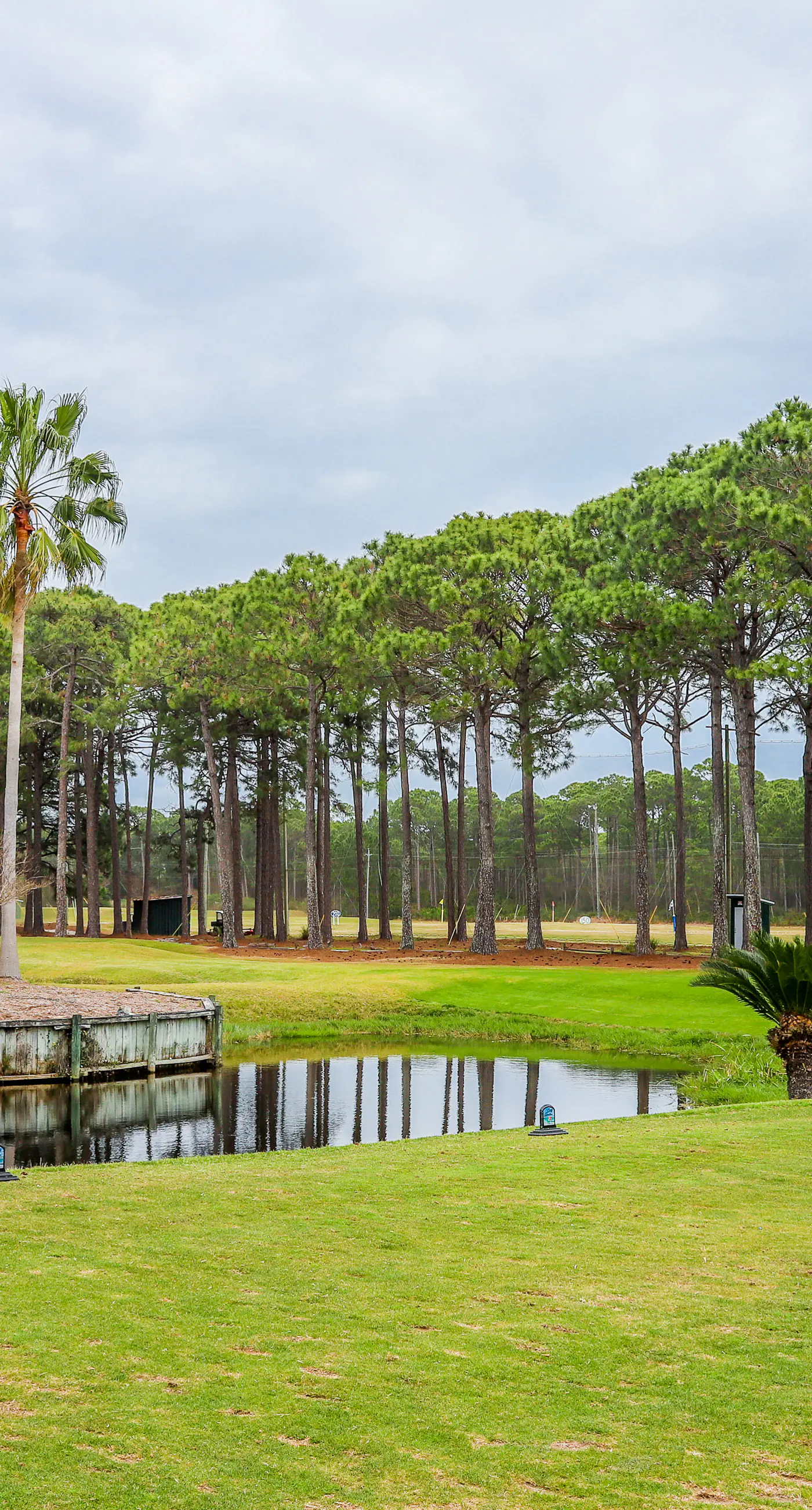 Colorful, third-floor condo w/partial gulf views, shared outdoor pool and tennis
