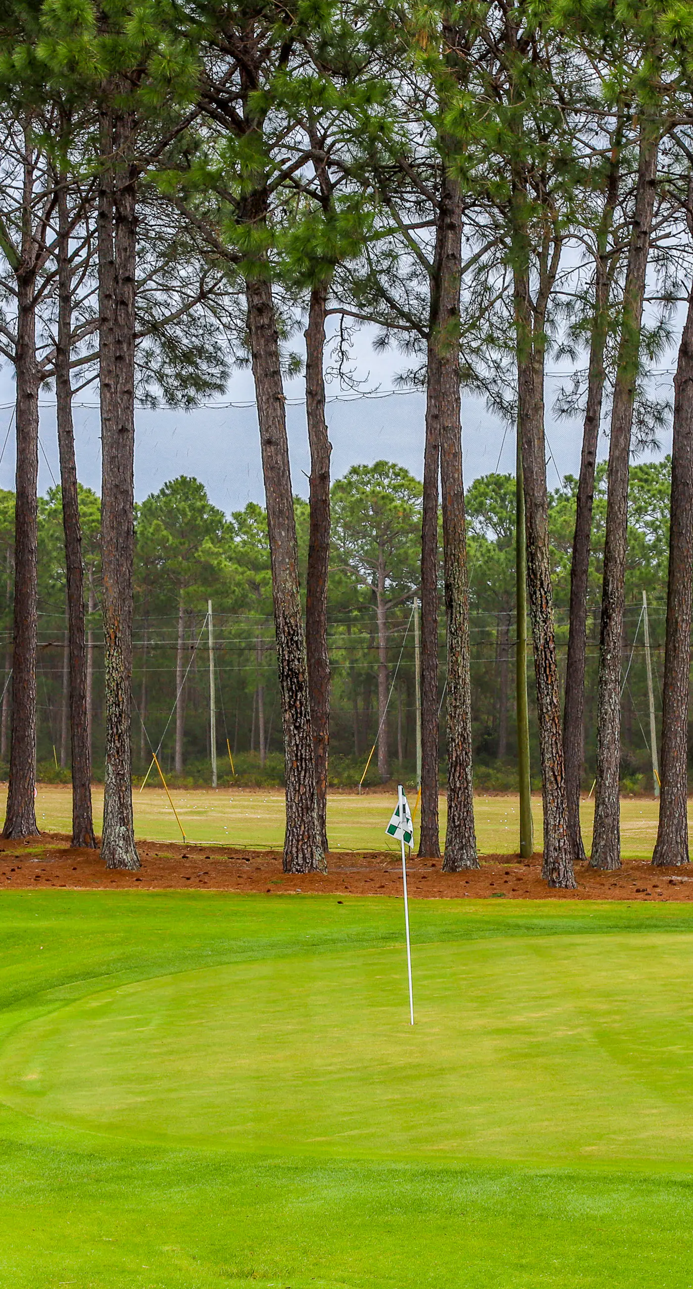 Colorful, third-floor condo w/partial gulf views, shared outdoor pool and tennis