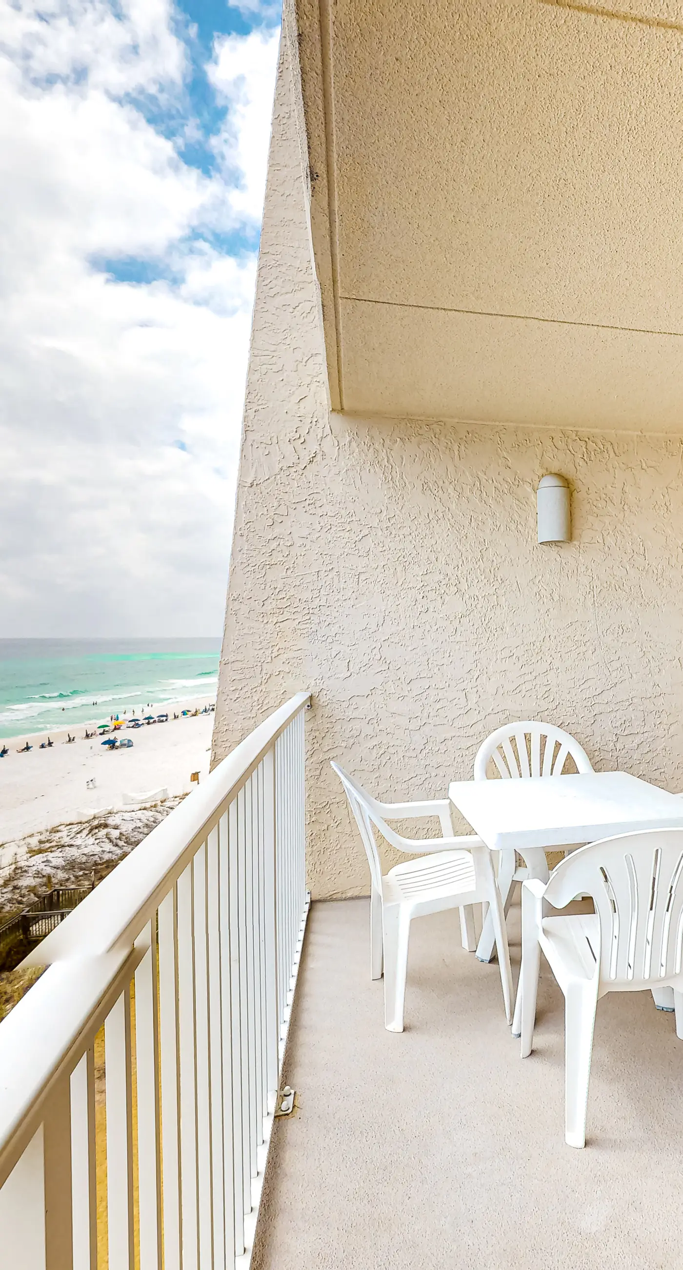 Gulf-front Condo on Fifth Floor with beach Views, pool & Gym