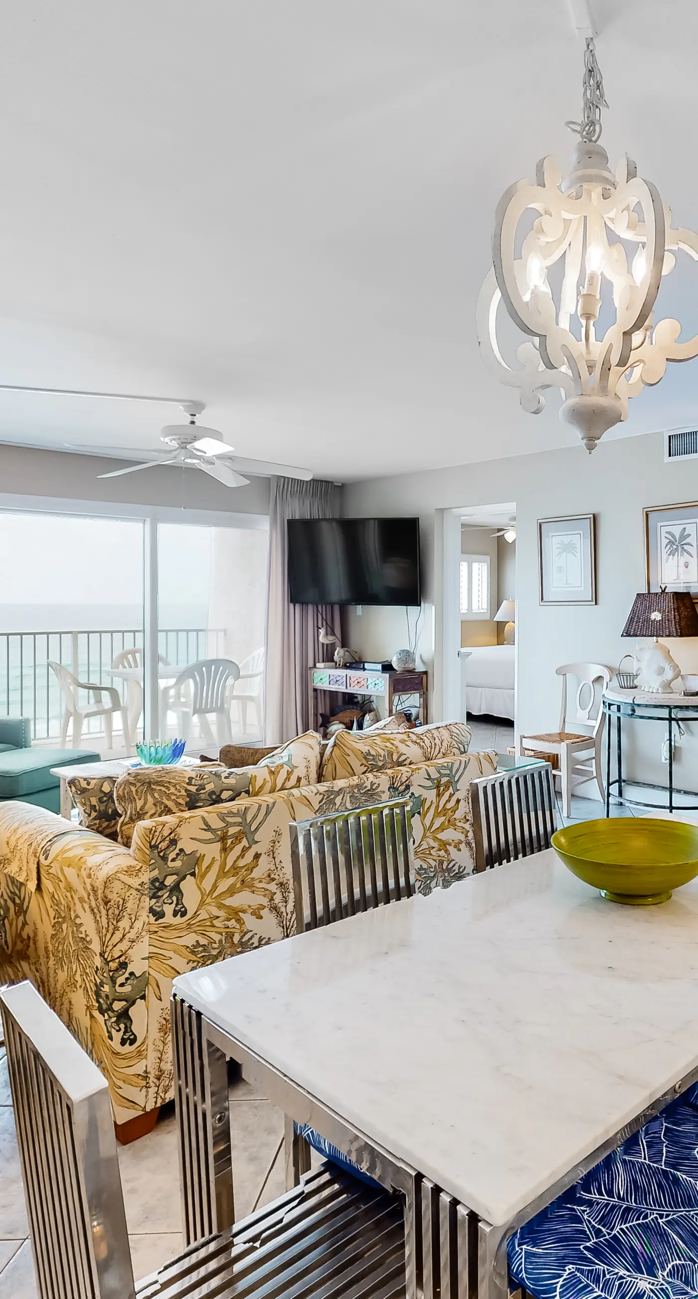 Gulf-front Condo on Fifth Floor with beach Views, pool & Gym