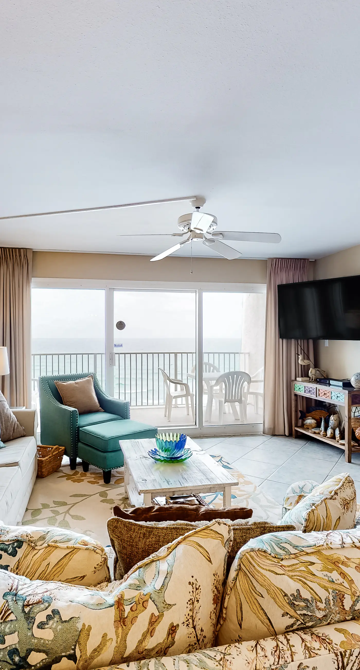 Gulf-front Condo on Fifth Floor with beach Views, pool & Gym