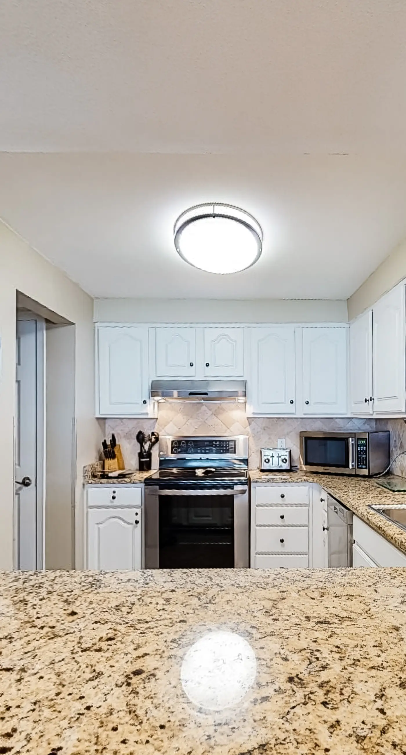 Gulf-front Condo on Fifth Floor with beach Views, pool & Gym