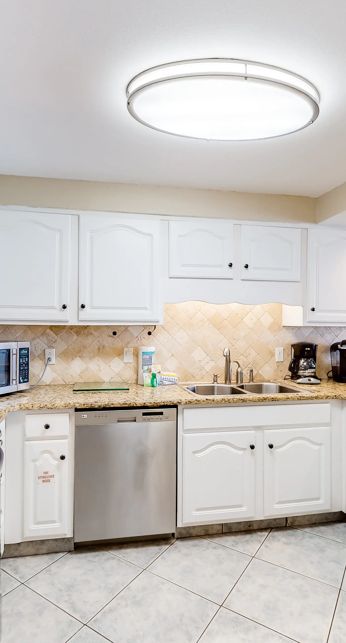 Gulf-front Condo on Fifth Floor with beach Views, pool & Gym