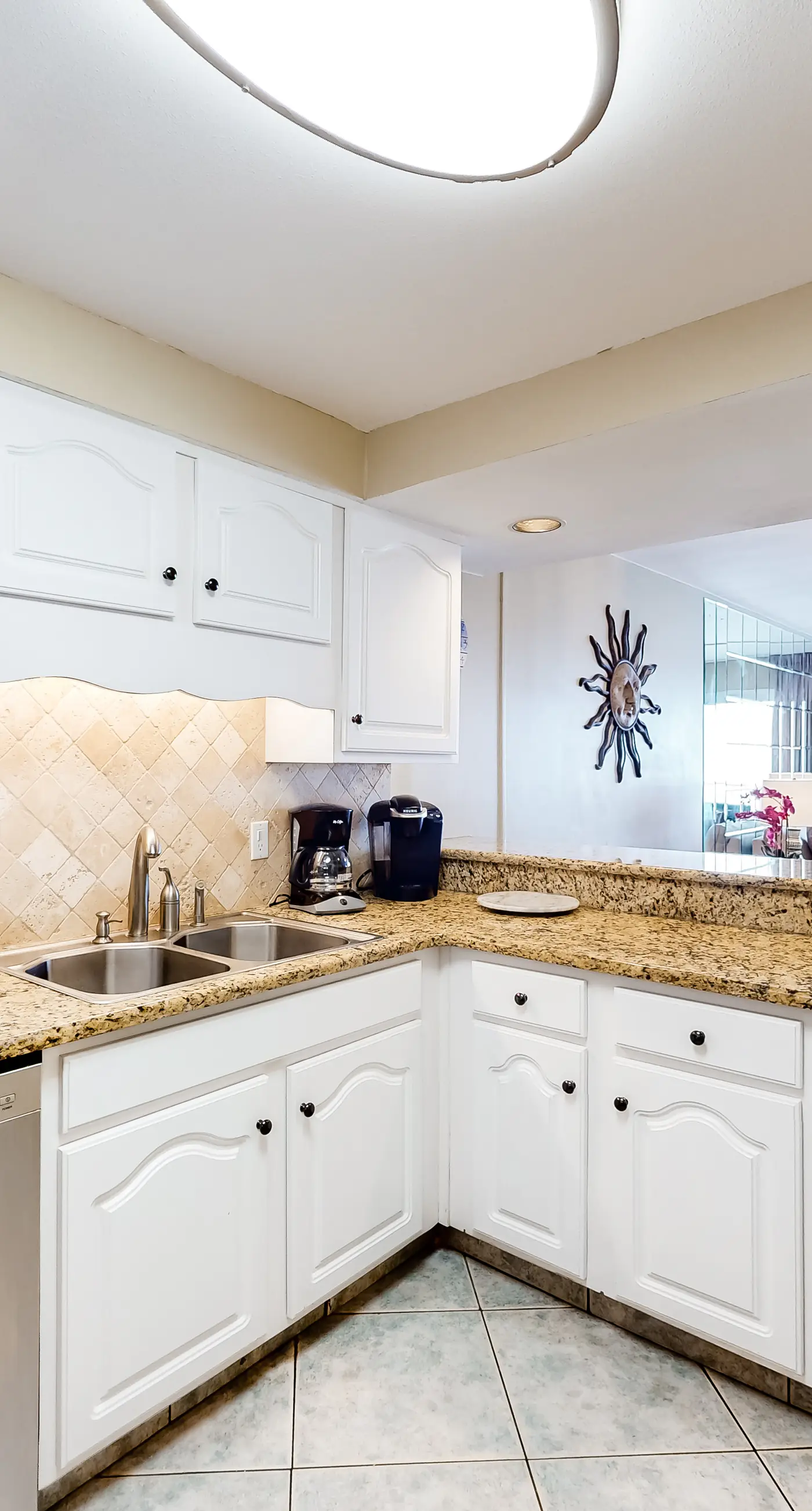 Gulf-front Condo on Fifth Floor with beach Views, pool & Gym