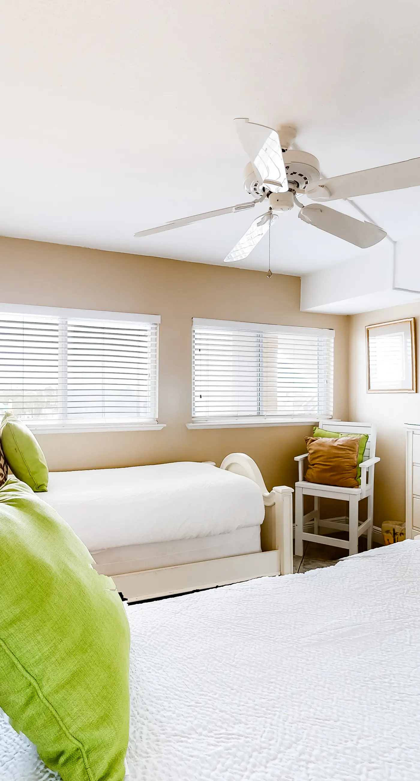 Gulf-front Condo on Fifth Floor with beach Views, pool & Gym