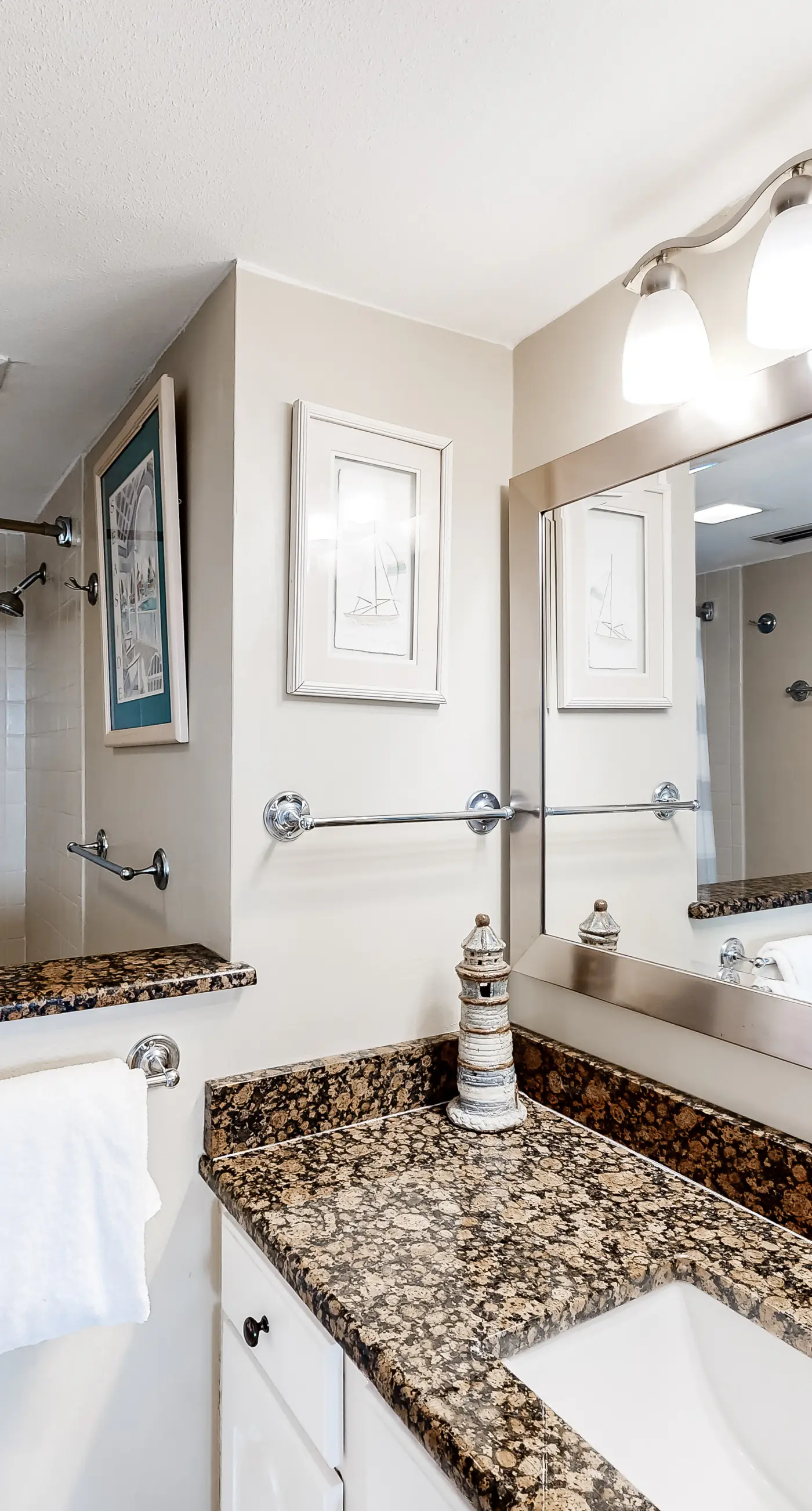 Gulf-front Condo on Fifth Floor with beach Views, pool & Gym