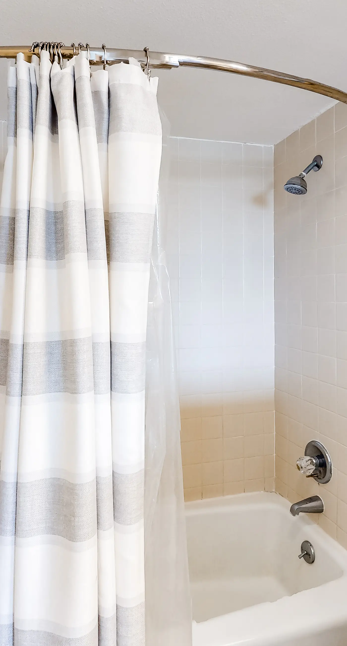 Gulf-front Condo on Fifth Floor with beach Views, pool & Gym