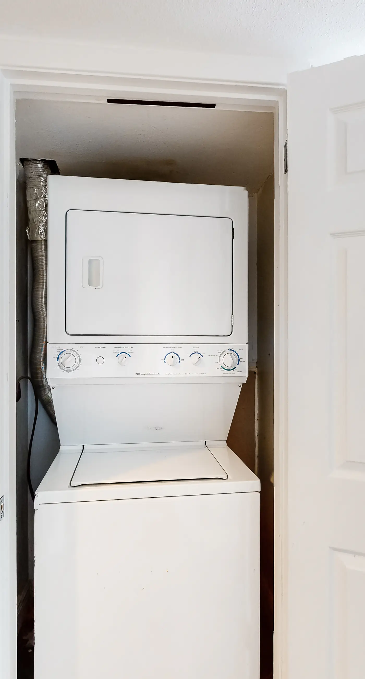 Gulf-front Condo on Fifth Floor with beach Views, pool & Gym