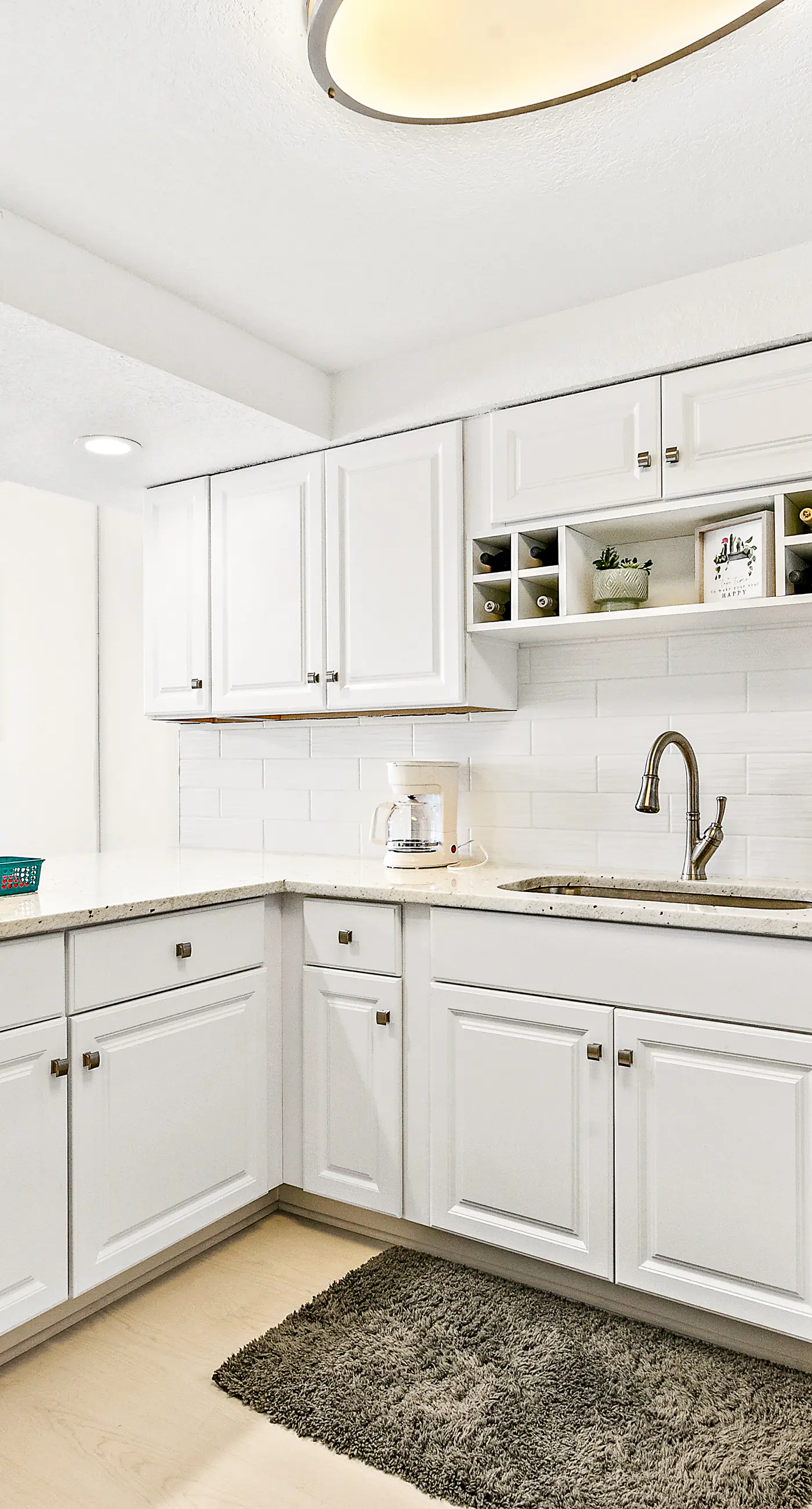 Second-Floor Gulf-front Condo with Beach Service & pool