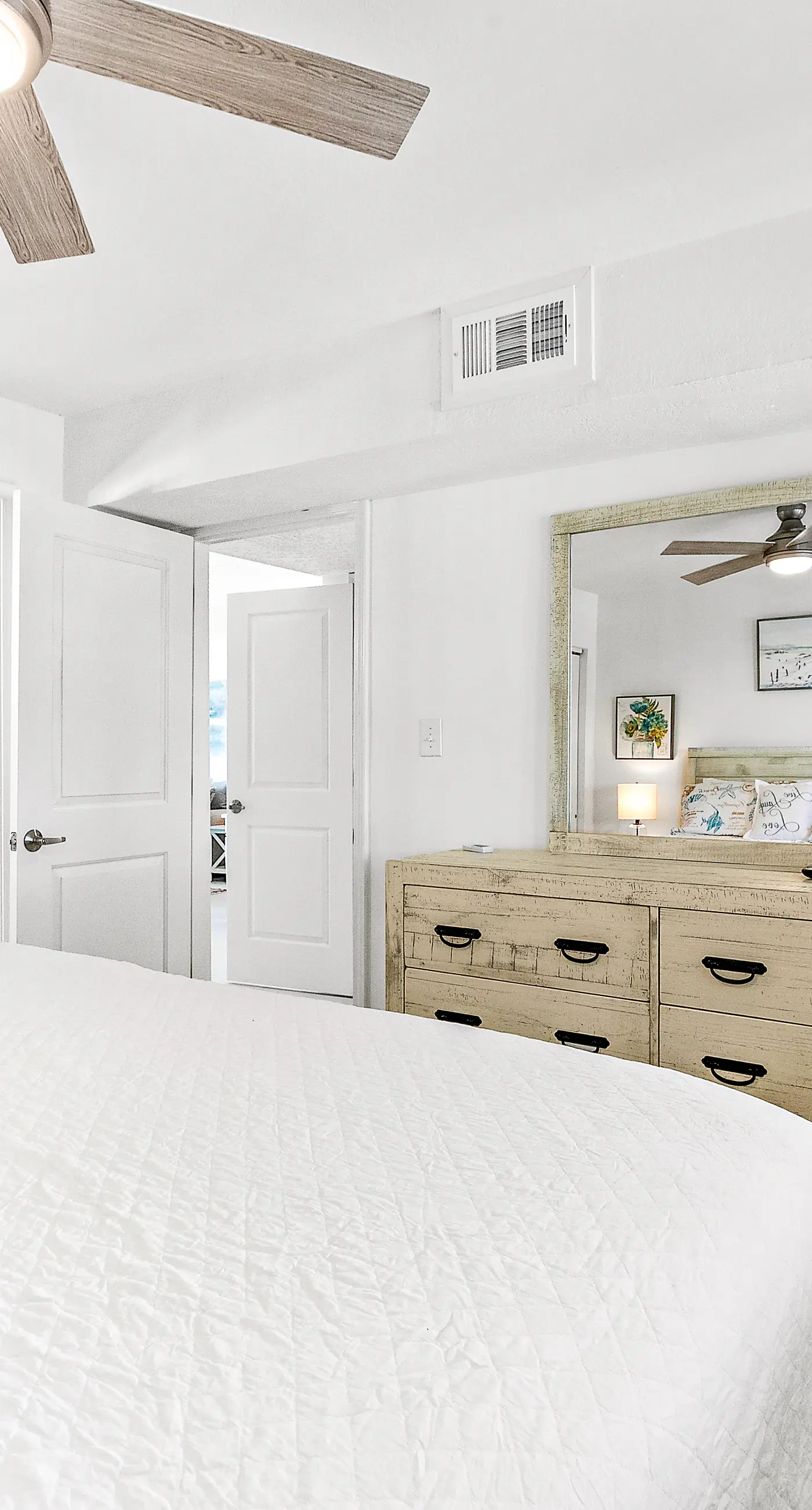 Second-Floor Gulf-front Condo with Beach Service & pool