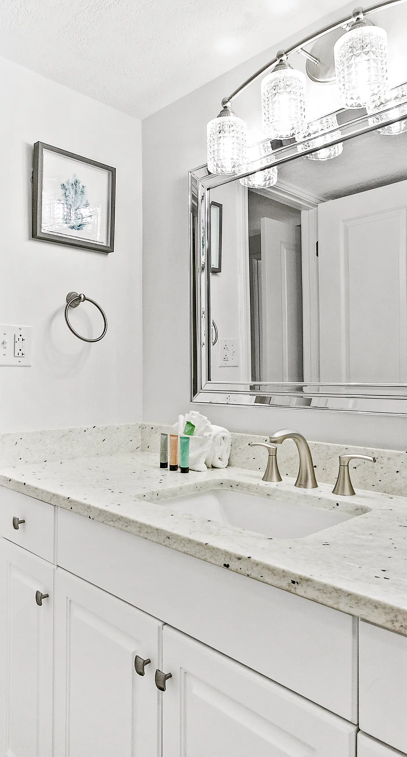 Second-Floor Gulf-front Condo with Beach Service & pool