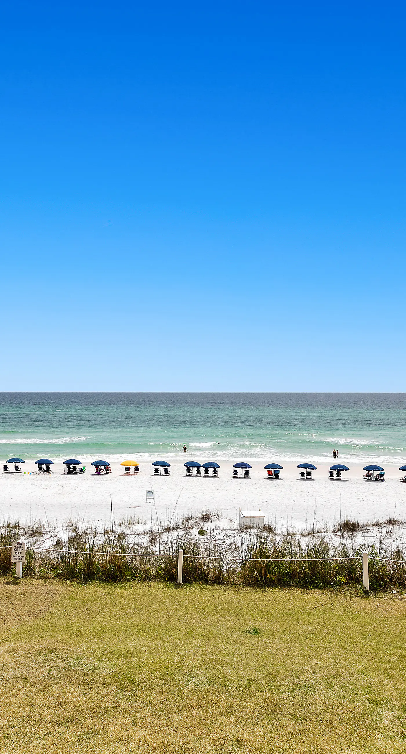 Second-Floor Gulf-front Condo with Beach Service & pool