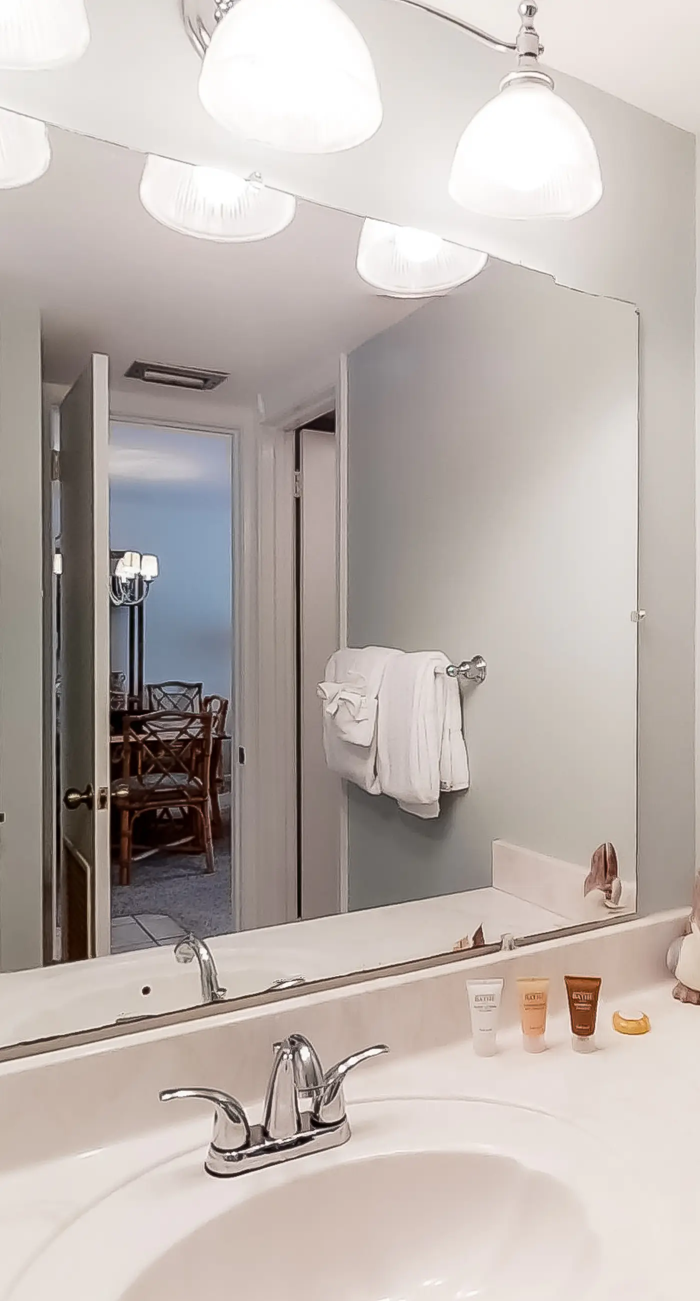 Bright oceanfront condo on 3rd floor with Gulf views, outdoor pool & gym