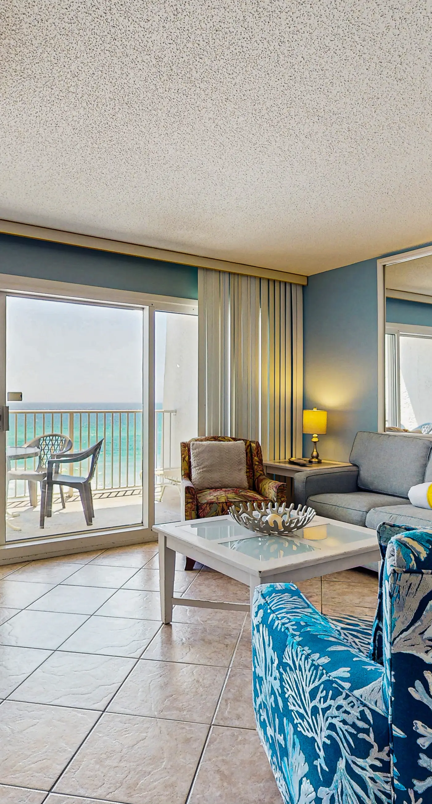 Gulf & Beachfront Condo on Fourth Floor with ocean Views, pool