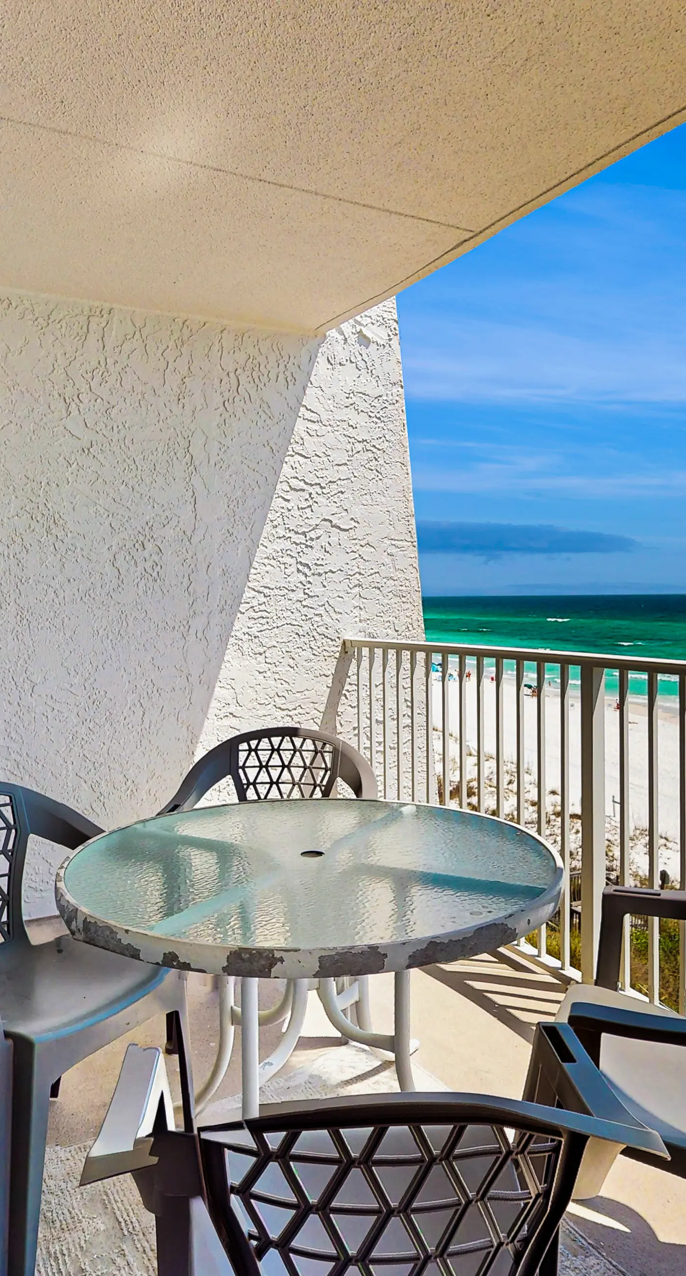 Gulf & Beachfront Condo on Fourth Floor with ocean Views, pool