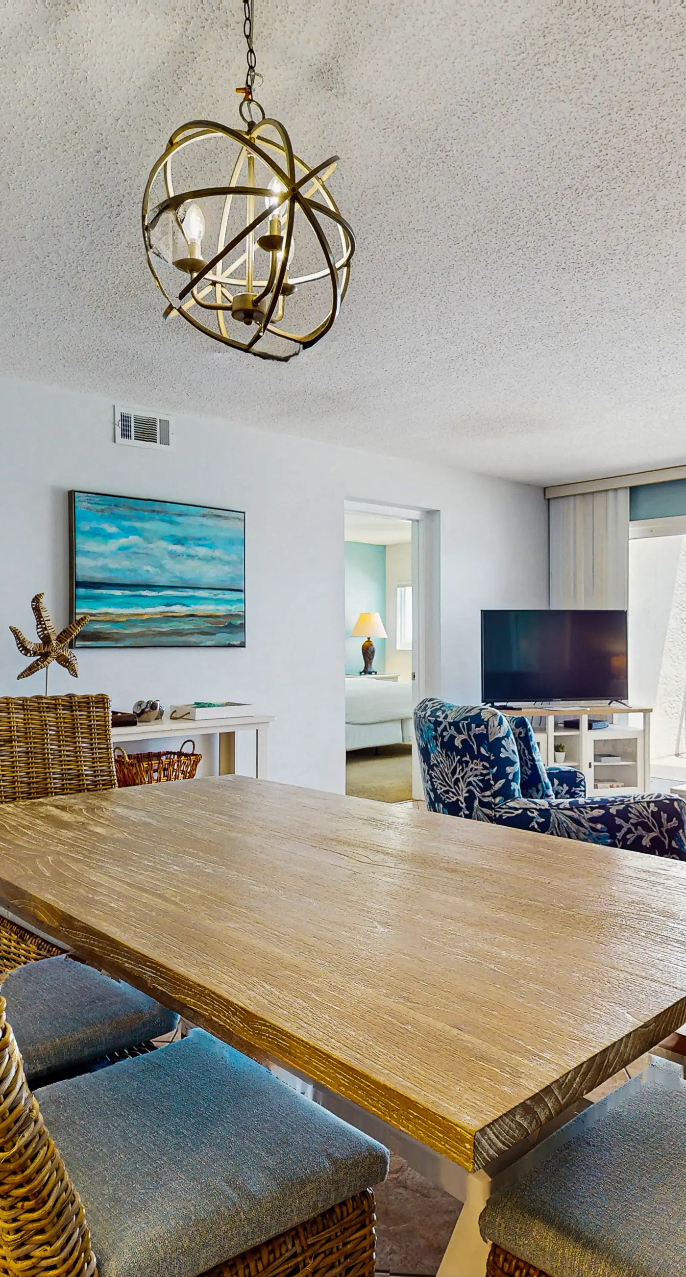 Gulf & Beachfront Condo on Fourth Floor with ocean Views, pool