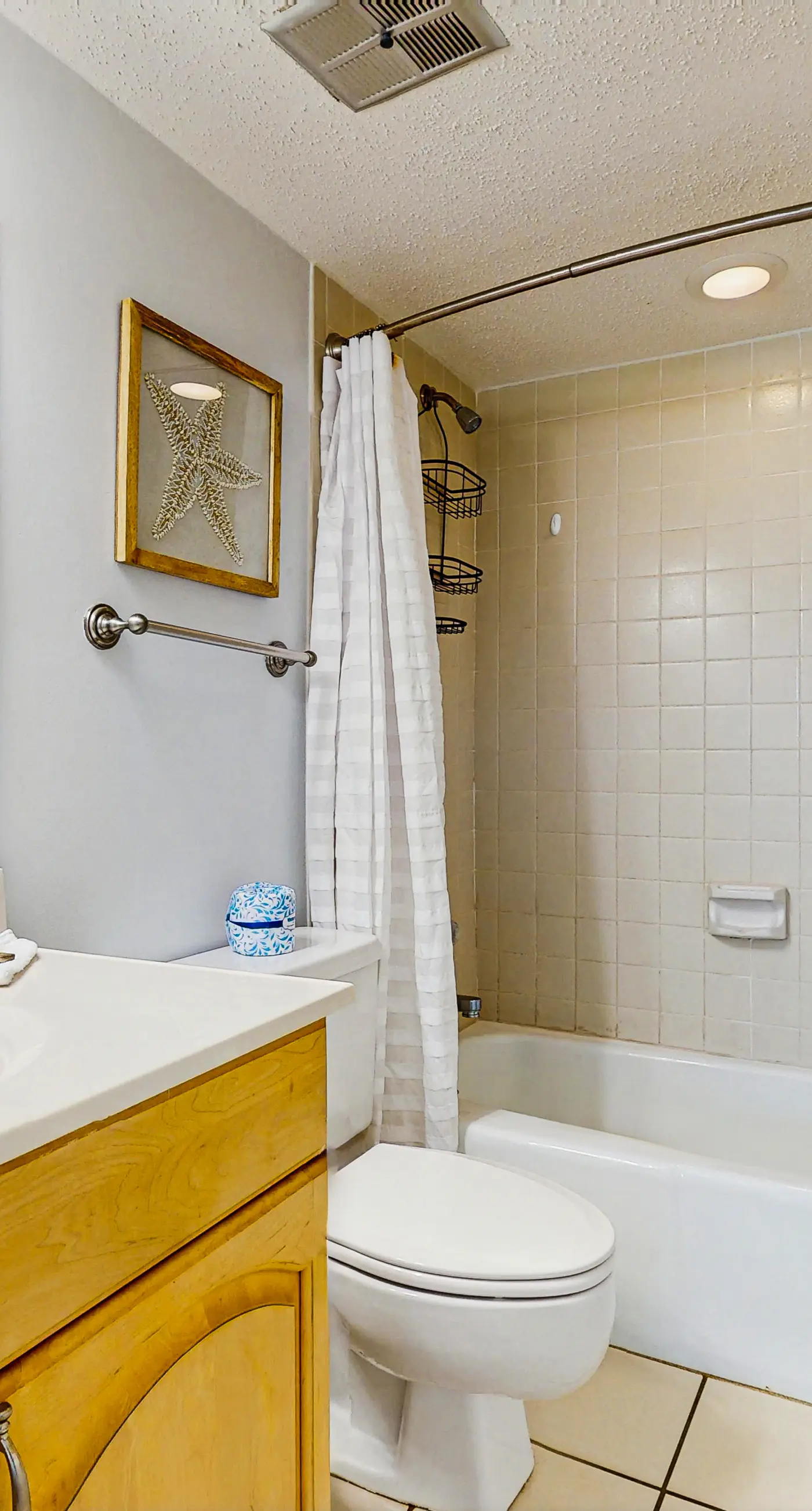 Gulf & Beachfront Condo on Fourth Floor with ocean Views, pool