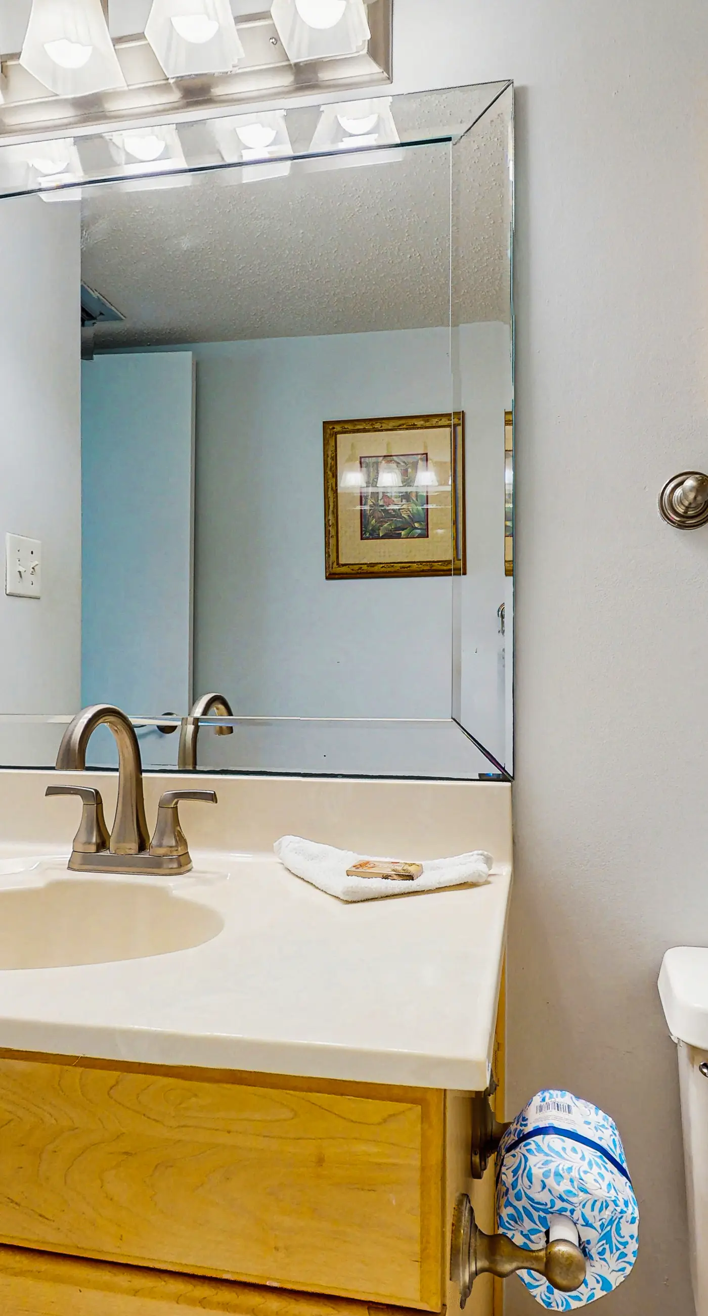 Gulf & Beachfront Condo on Fourth Floor with ocean Views, pool