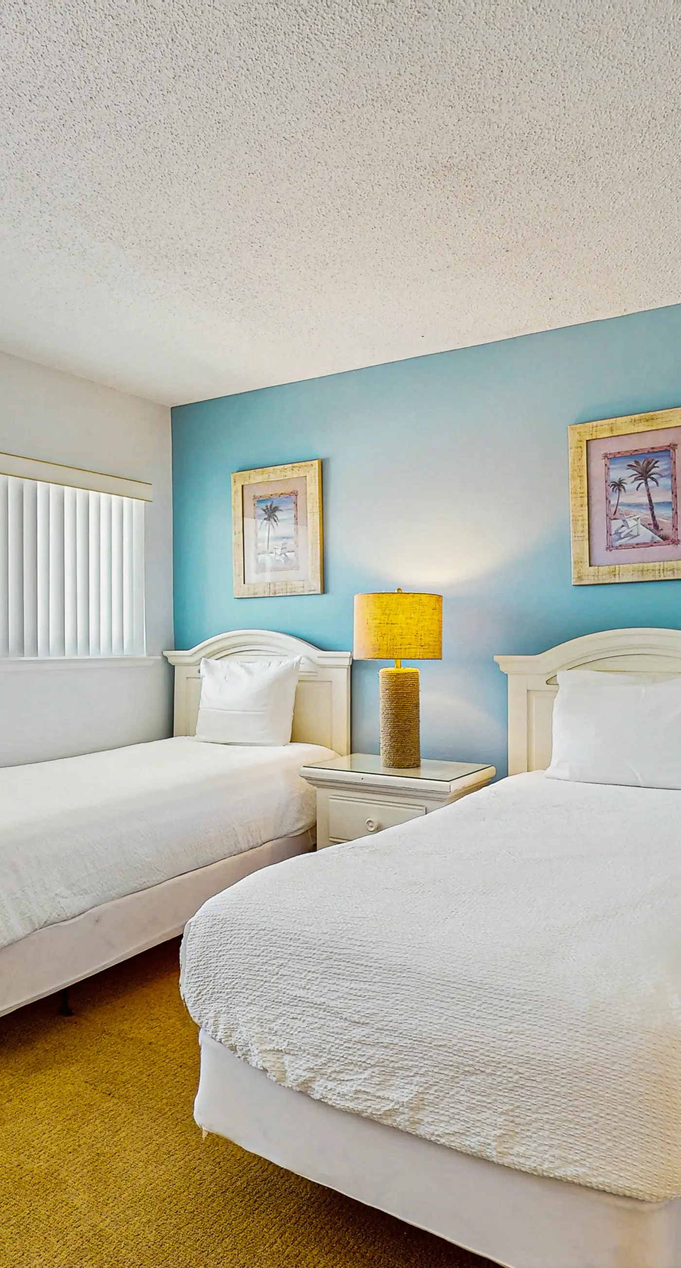 Gulf & Beachfront Condo on Fourth Floor with ocean Views, pool