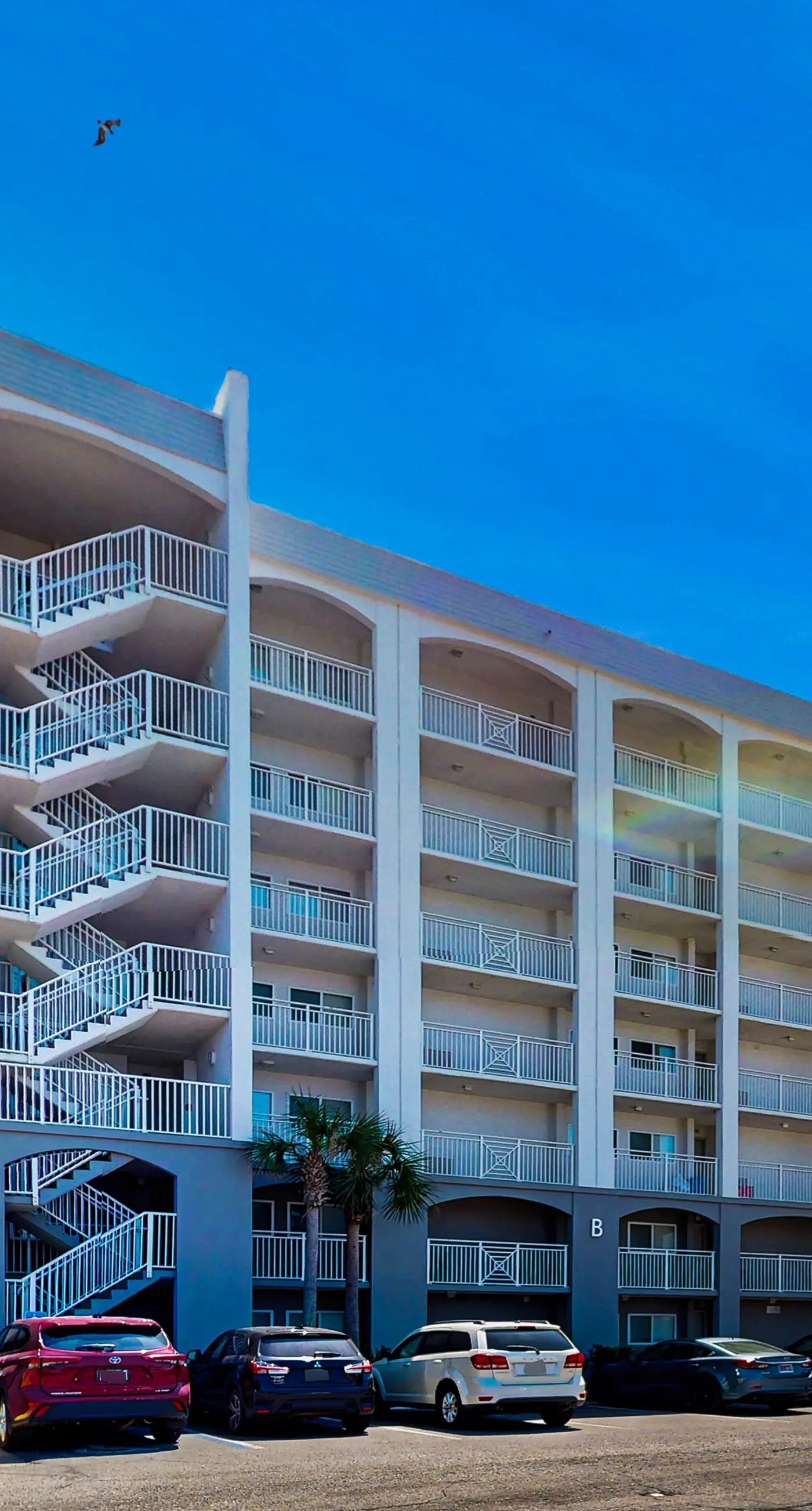 Gulf & Beachfront Condo on Fourth Floor with ocean Views, pool