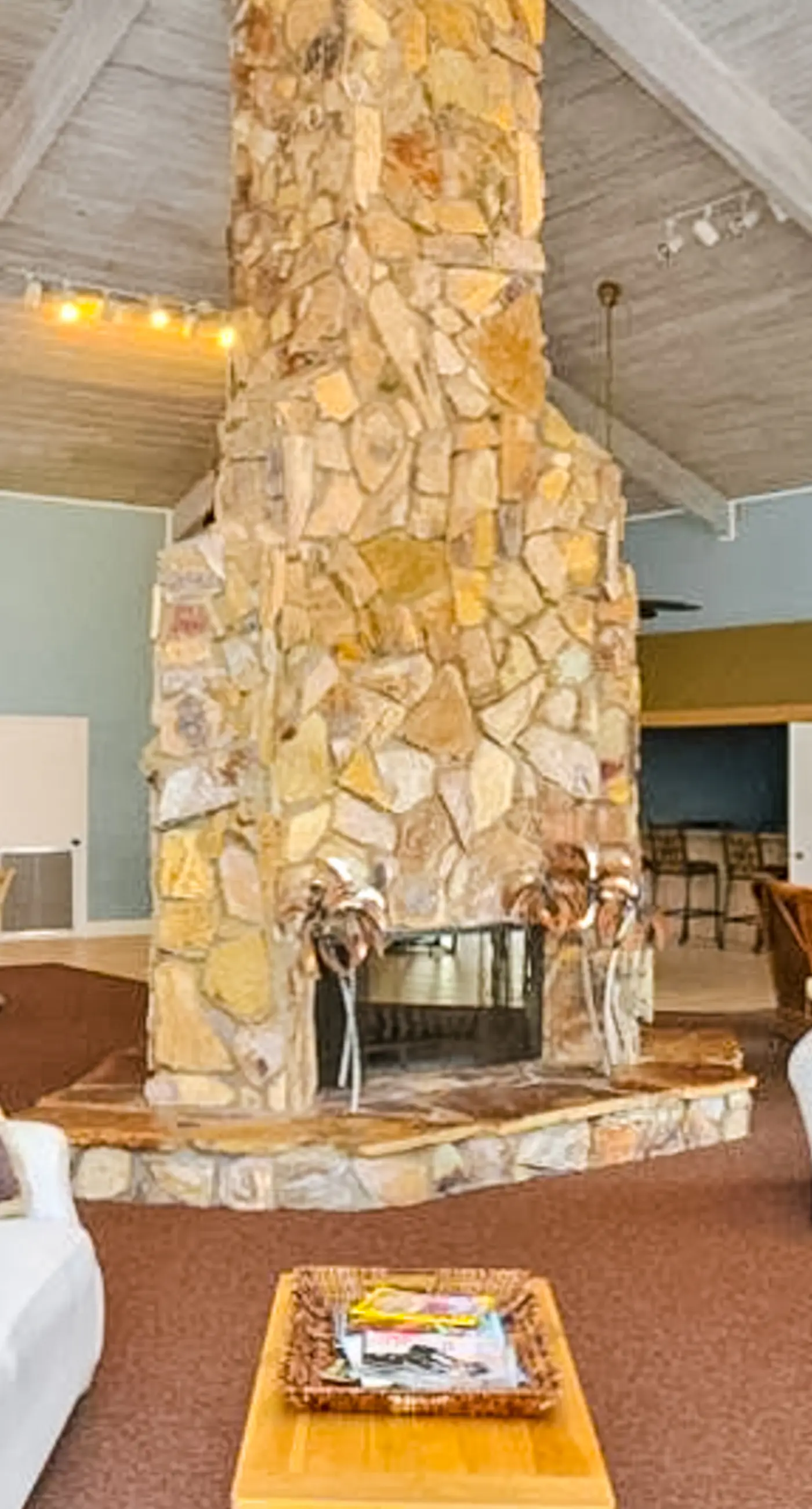 Gulf & Beachfront Condo on Fourth Floor with ocean Views, pool