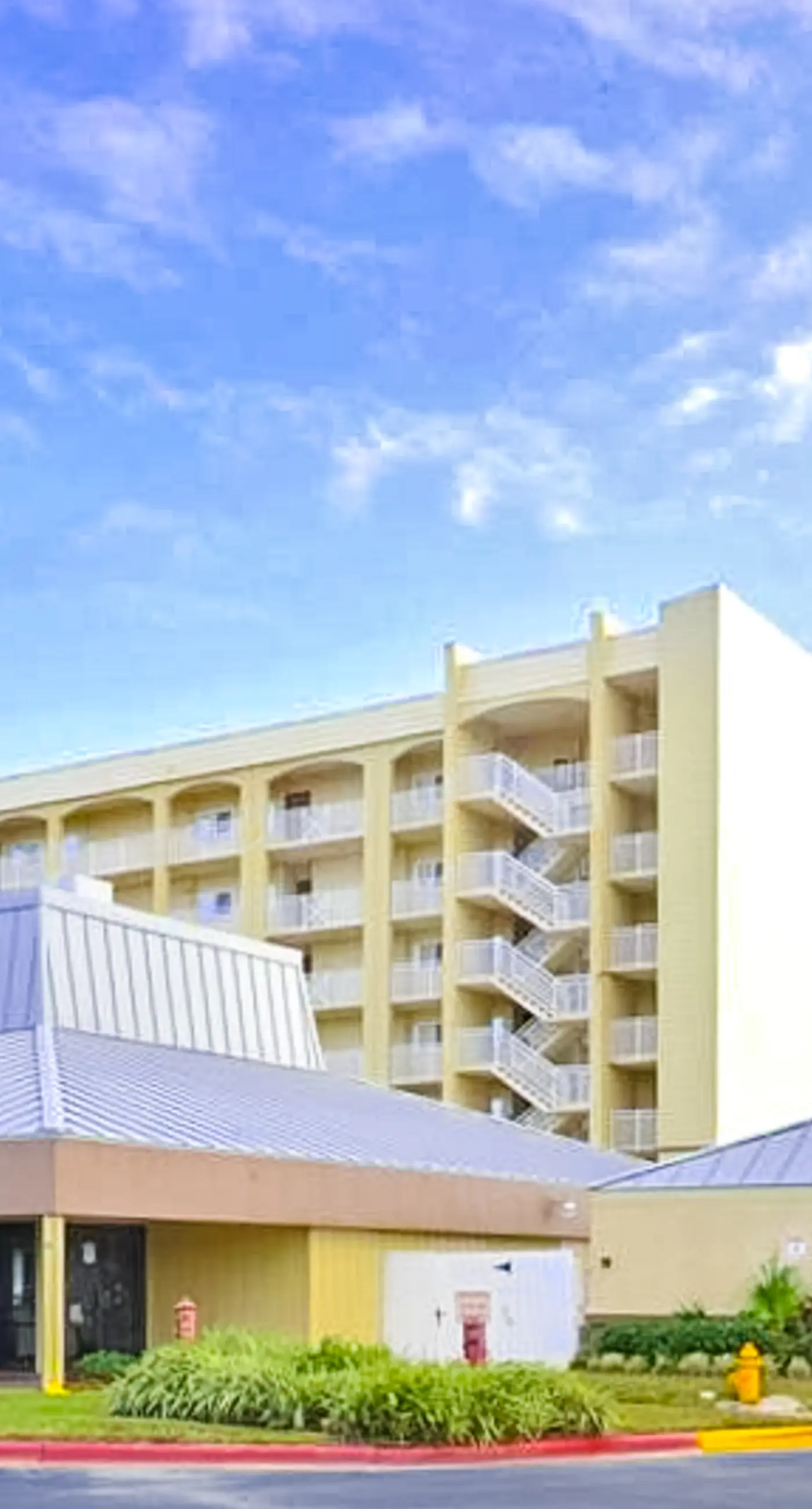 Gulf & Beachfront Condo on Fourth Floor with ocean Views, pool