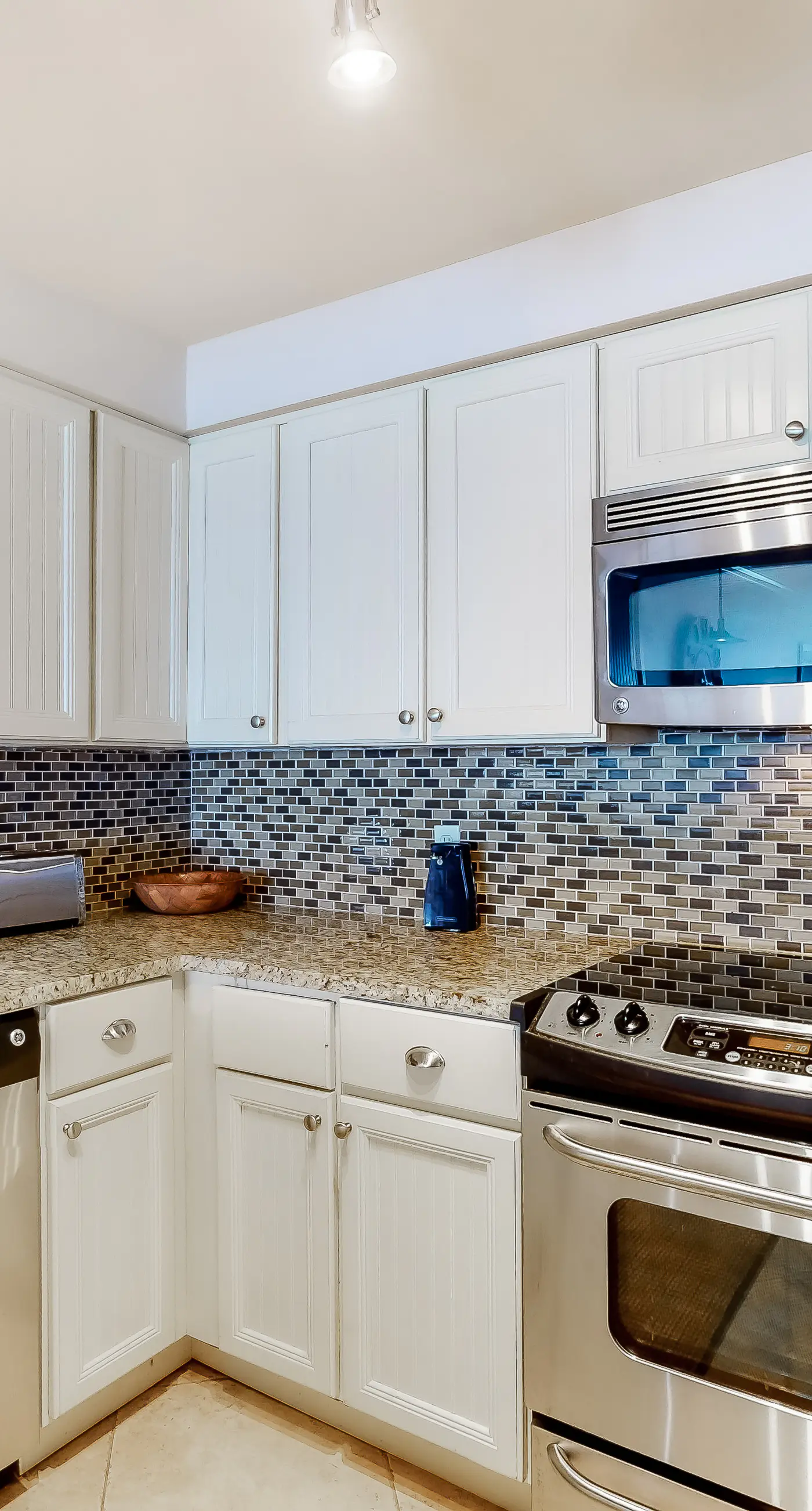 Beach & Gulf-front Condo on Fifth Floor with outdoor Pool, Gym