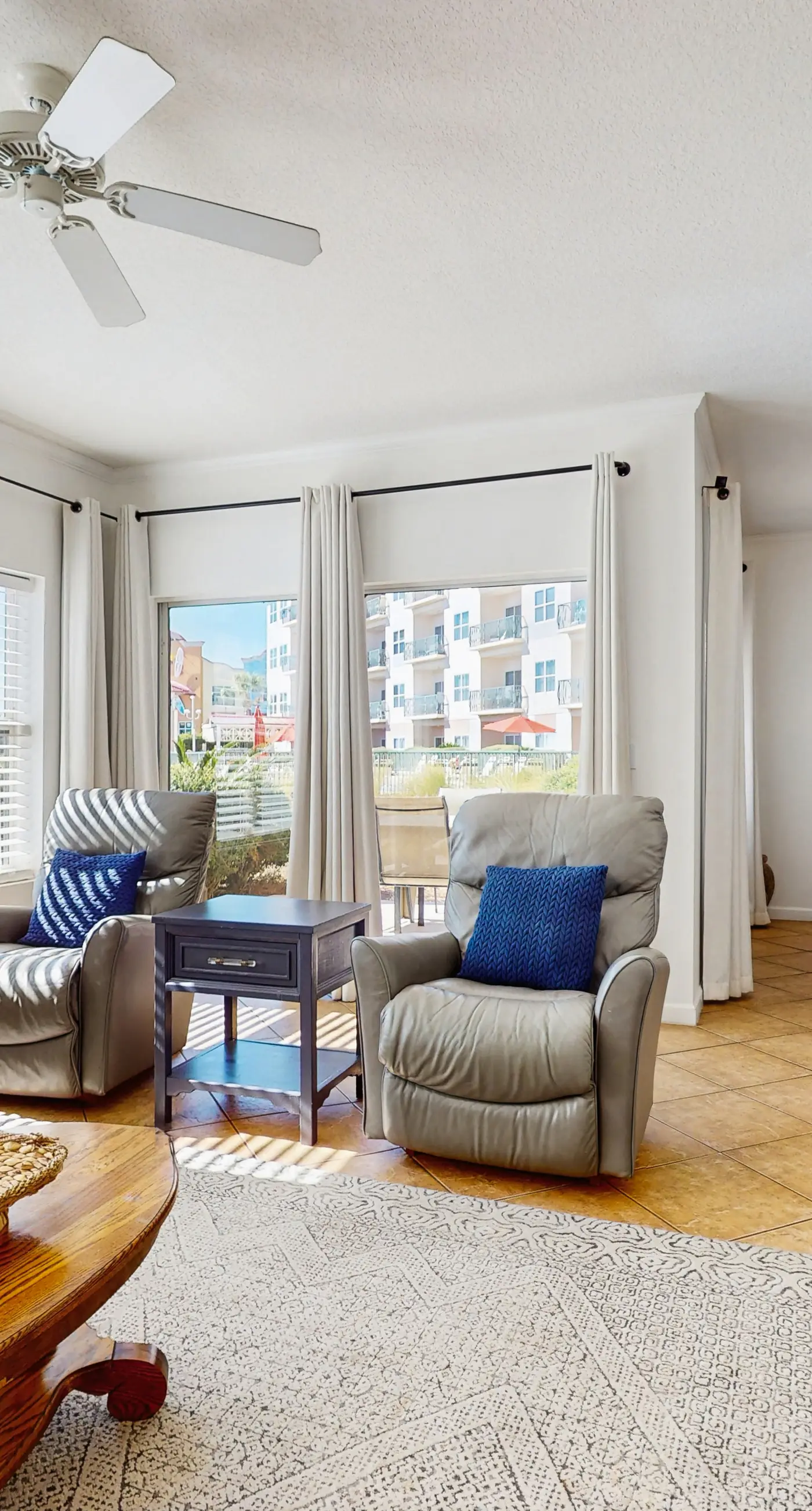 Comfortable ground floor condo with pool & hot tub access, W&D, WiFi, and AC