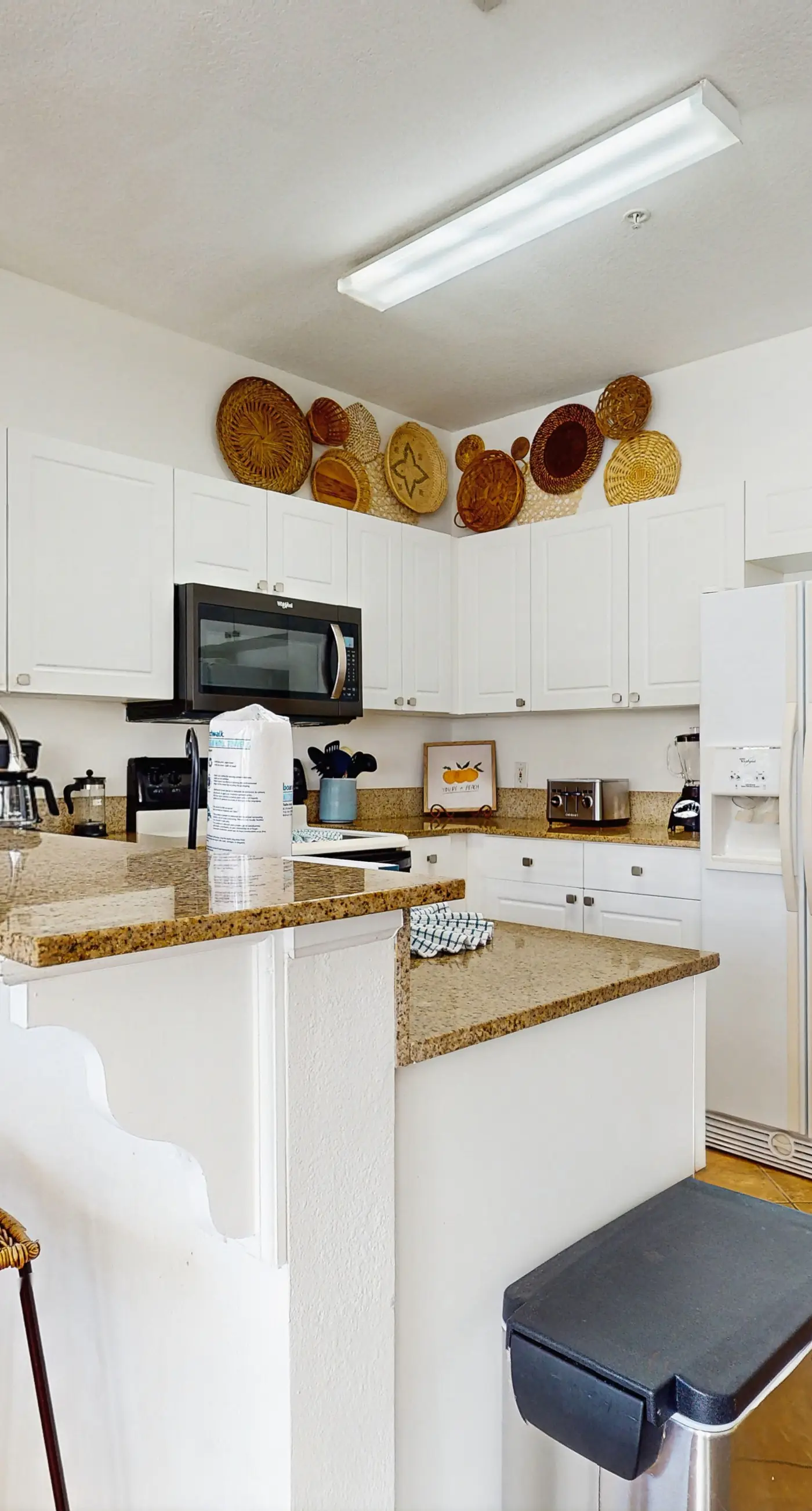 Comfortable ground floor condo with pool & hot tub access, W&D, WiFi, and AC