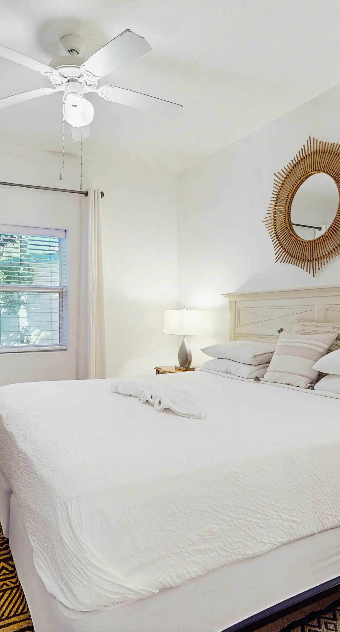 Comfortable ground floor condo with pool & hot tub access, W&D, WiFi, and AC