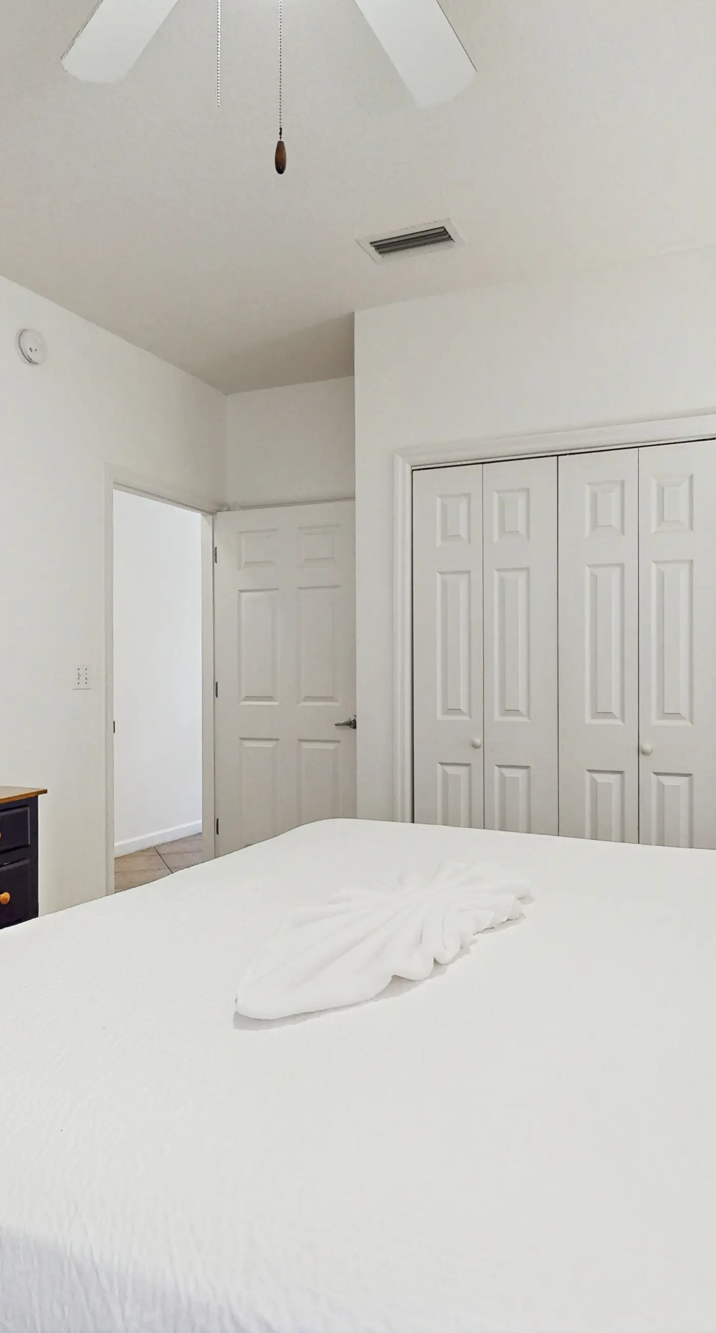 Comfortable ground floor condo with pool & hot tub access, W&D, WiFi, and AC