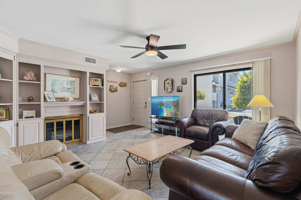 Gulf Winds 28, Paradise condo with pool access, private balcony and patio