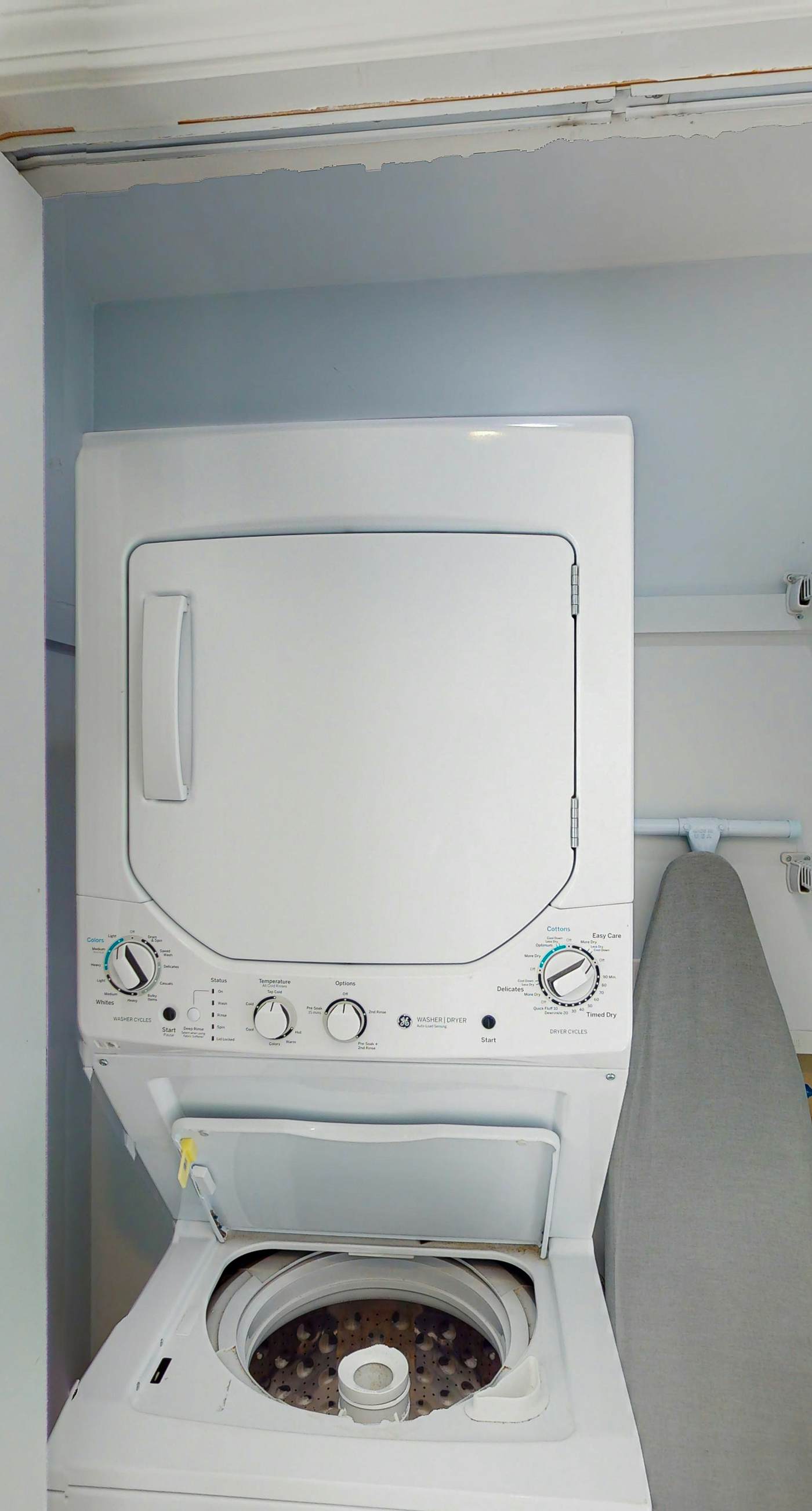 Dog-friendly townhouse near the beach with outdoor pool, water views, & AC