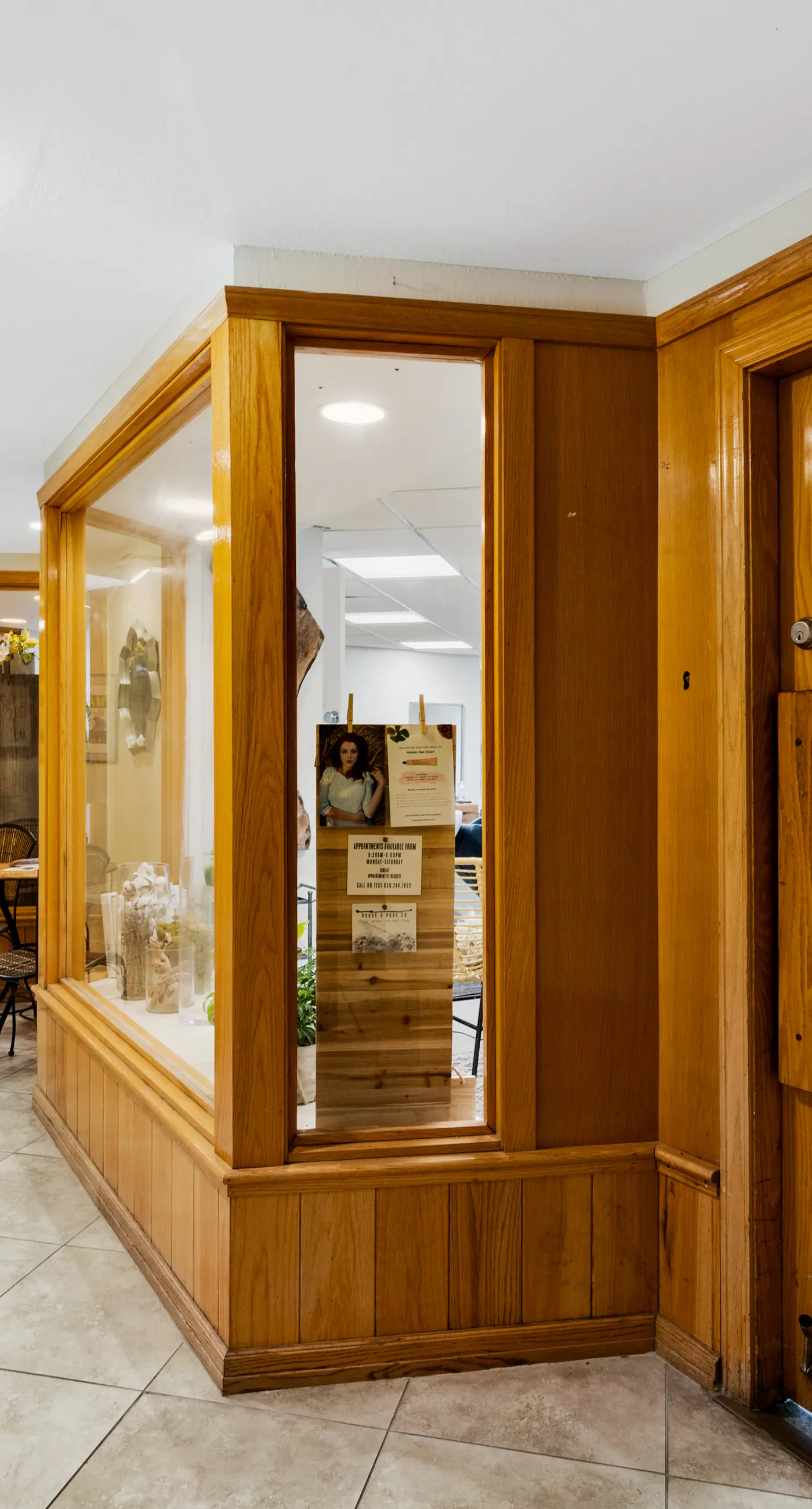 Cozy coastal condo with balcony, beach views, & resort pool