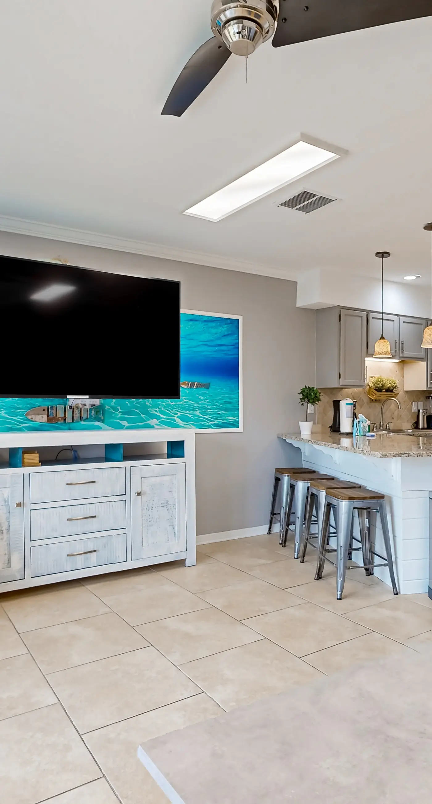 Ground-floor beach condo w/ a full kitchen, shared saltwater pool, & playground