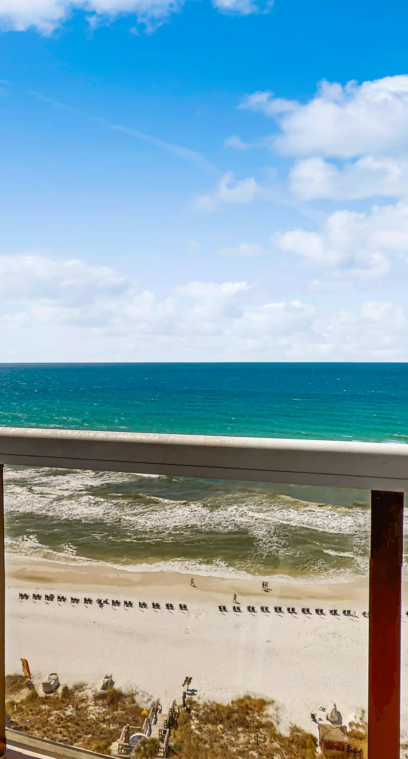 Beautiful resort studio with an amazing ocean view,  heated pool, hot tubs, & fitness center