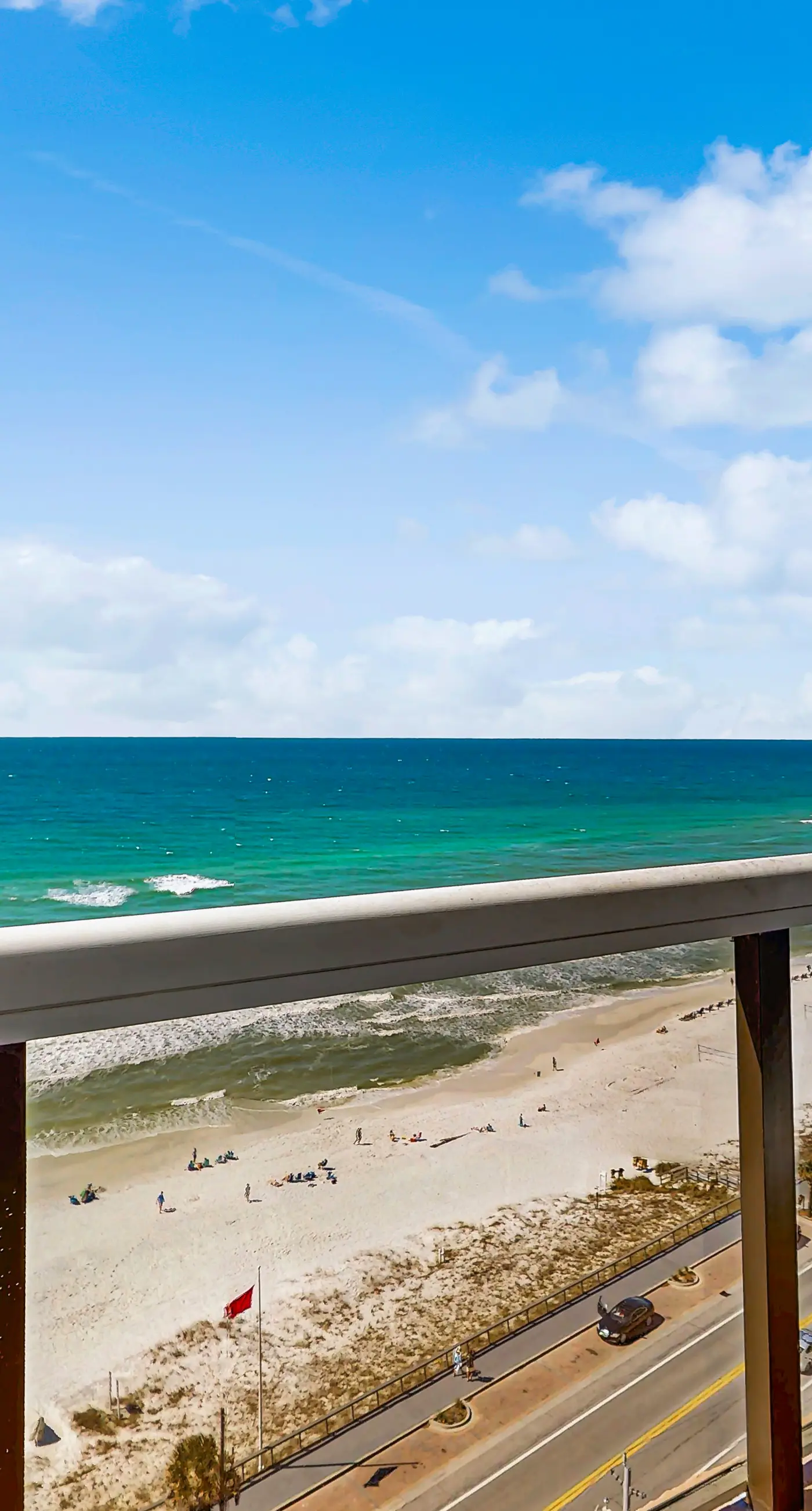 Beautiful resort studio with an amazing ocean view,  heated pool, hot tubs, & fitness center
