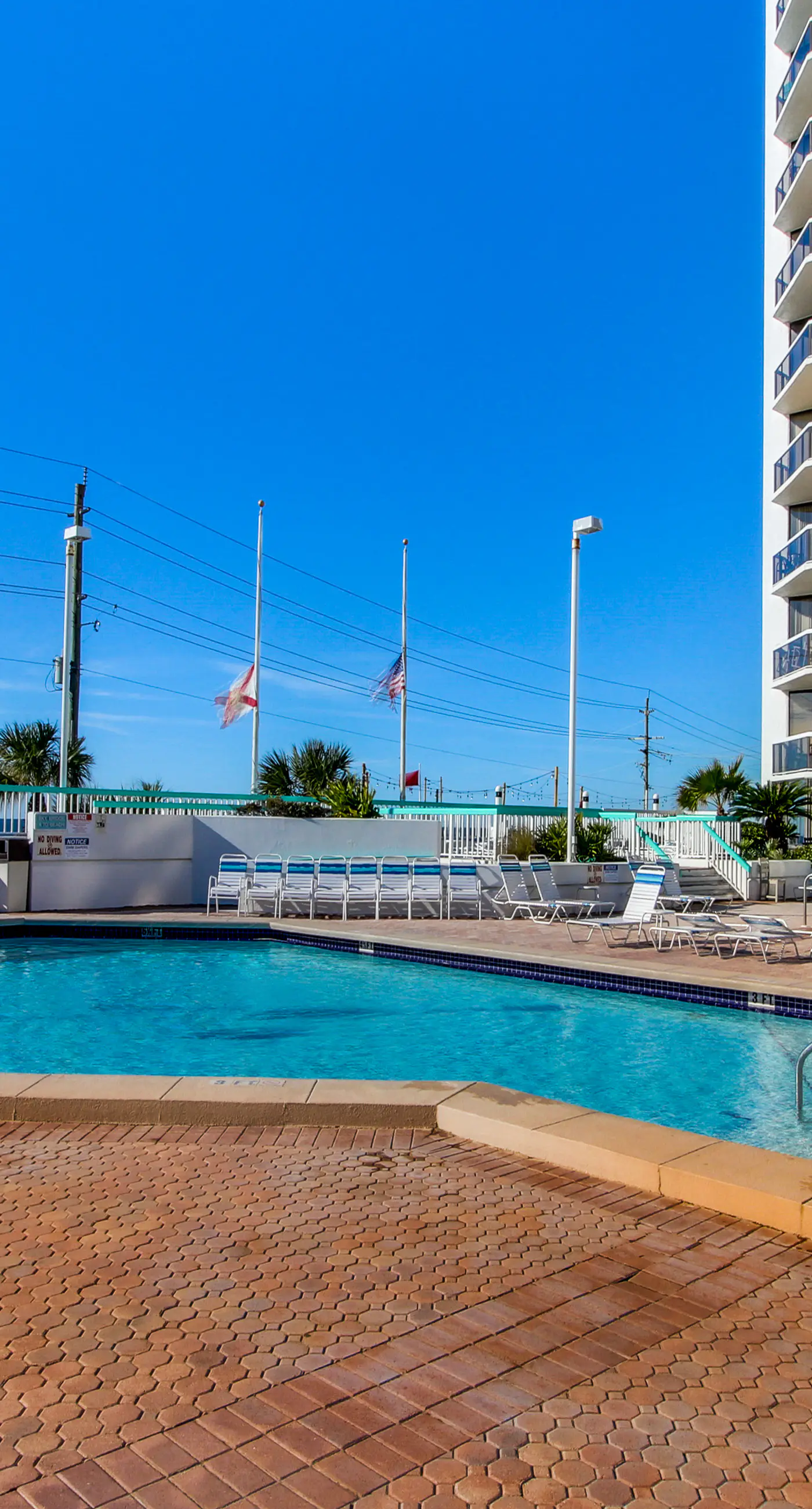 Beautiful resort studio with an amazing ocean view,  heated pool, hot tubs, & fitness center