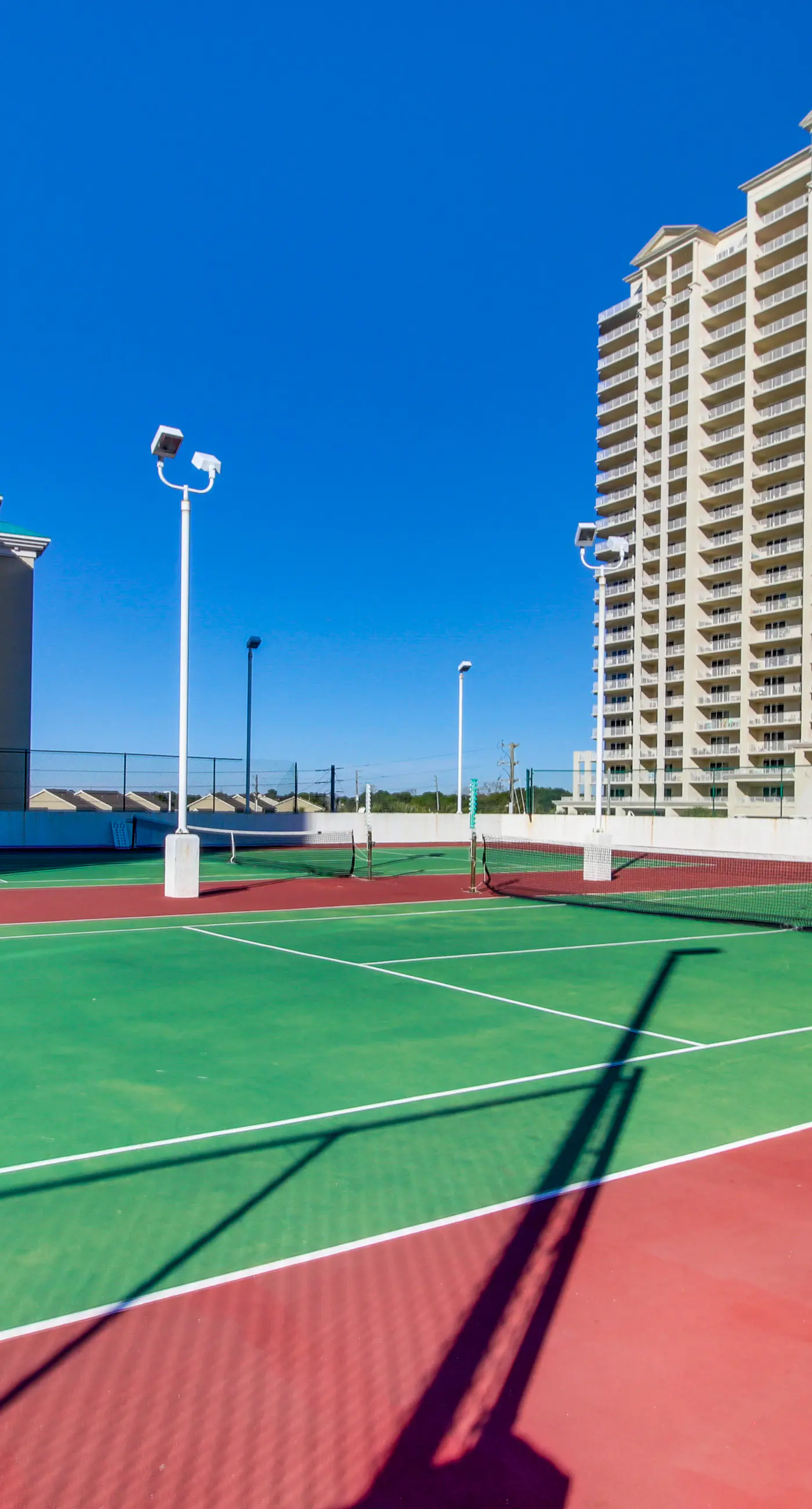 Beautiful resort studio with an amazing ocean view,  heated pool, hot tubs, & fitness center