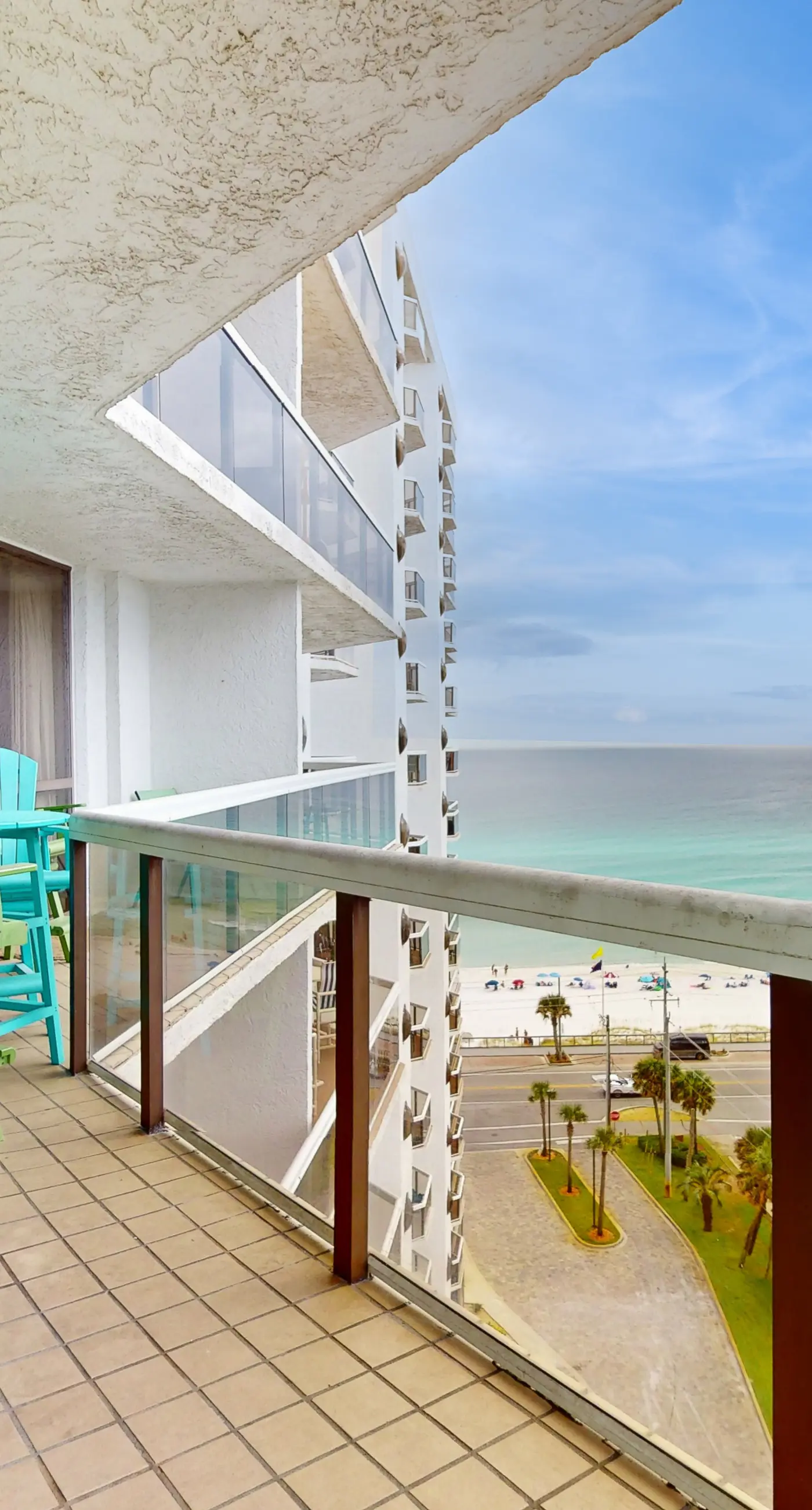 Cheerful 10th Floor Condo with Shared Pool & Hot Tub, WiFi, and Central AC