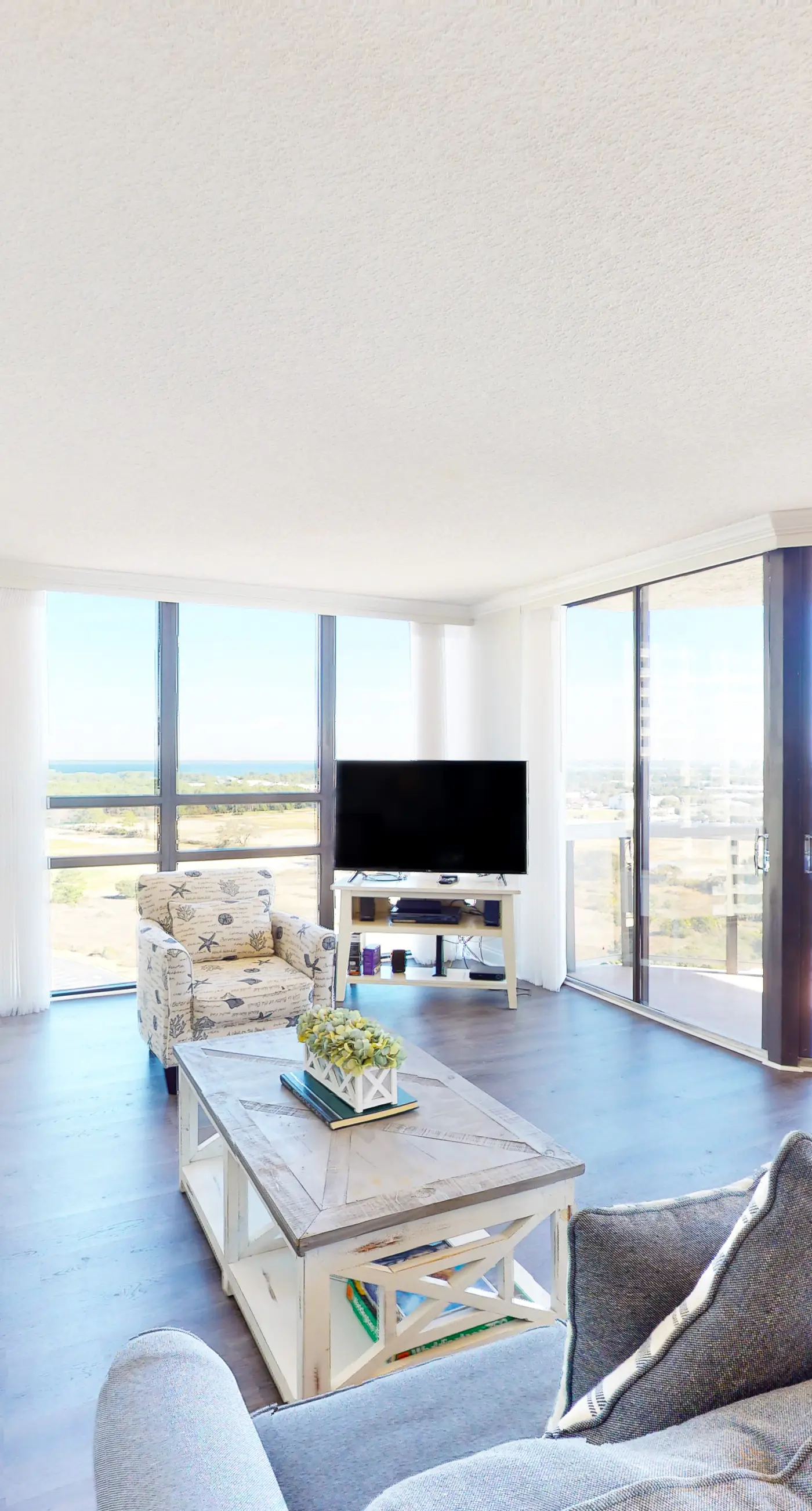 11th Floor condo with Gulf view - pool, hot tub, tennis, and fast WiFi access