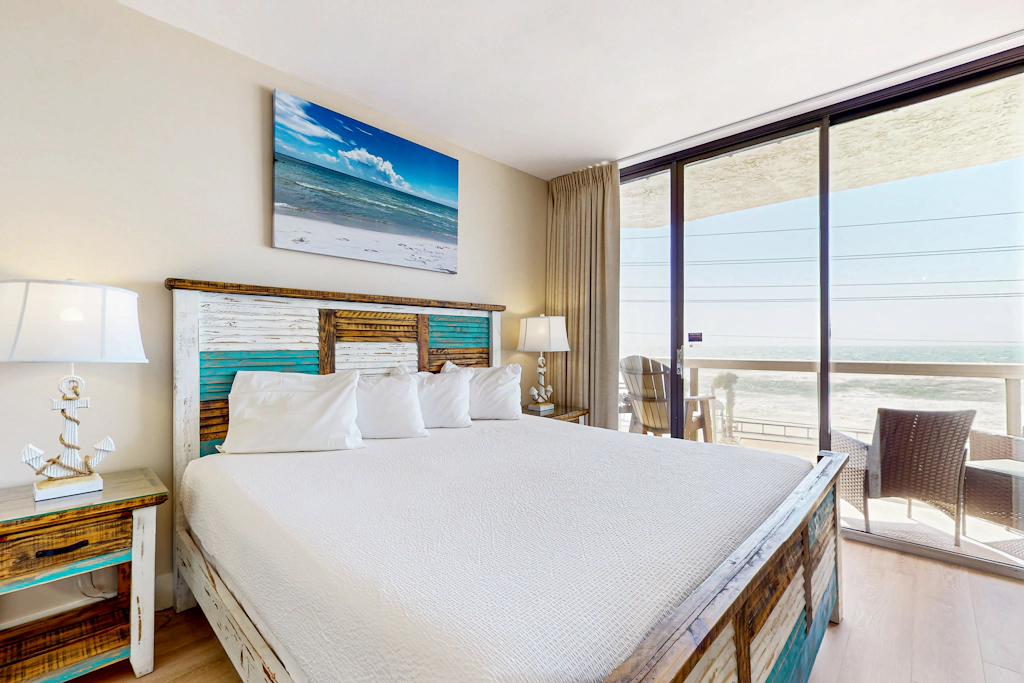 Beautiful Gulf-front retreat w/central AC, shared pool & hot tub, free WiFi,