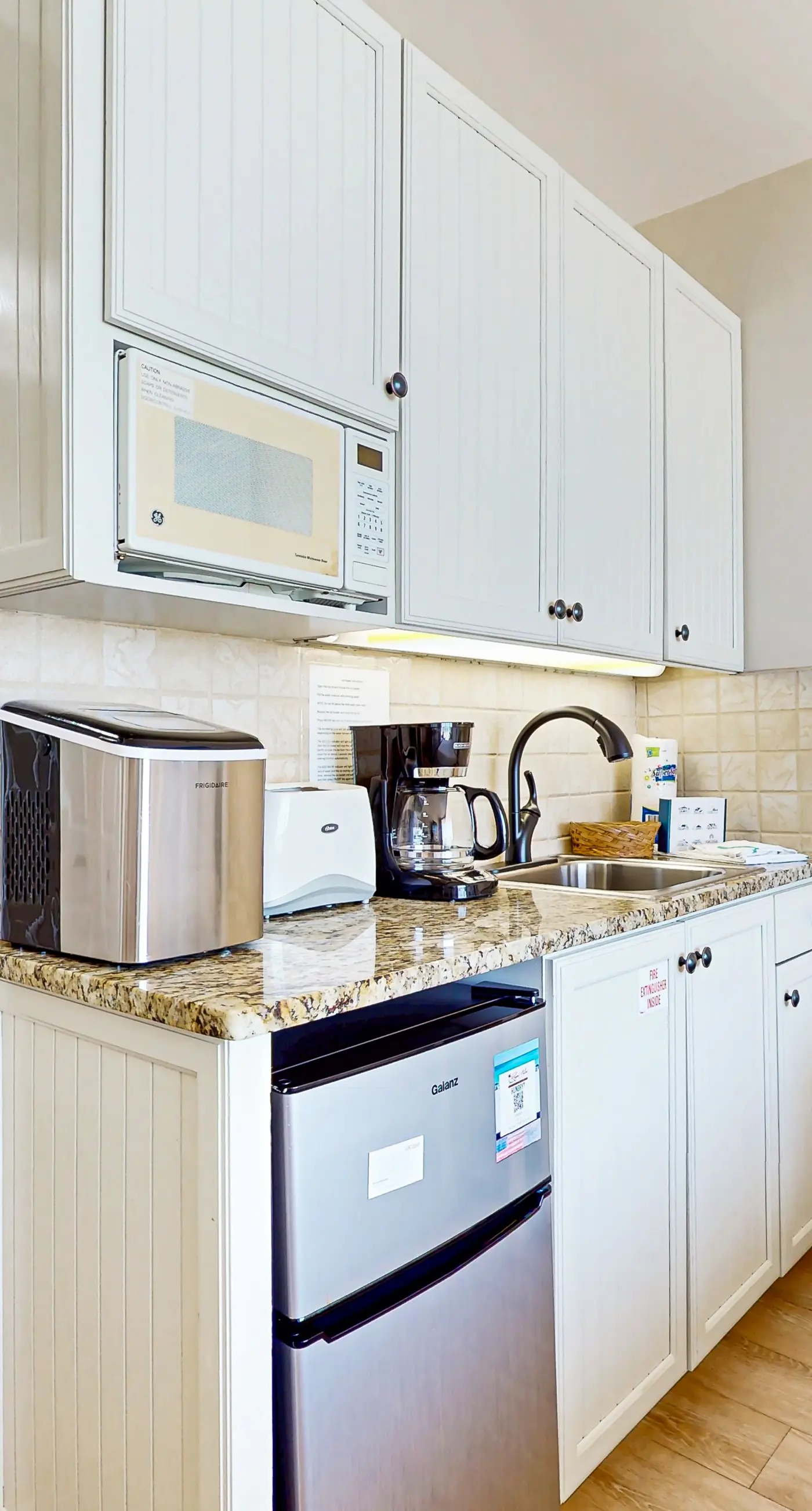 Beautiful Gulf-front retreat w/central AC, shared pool & hot tub, free WiFi,